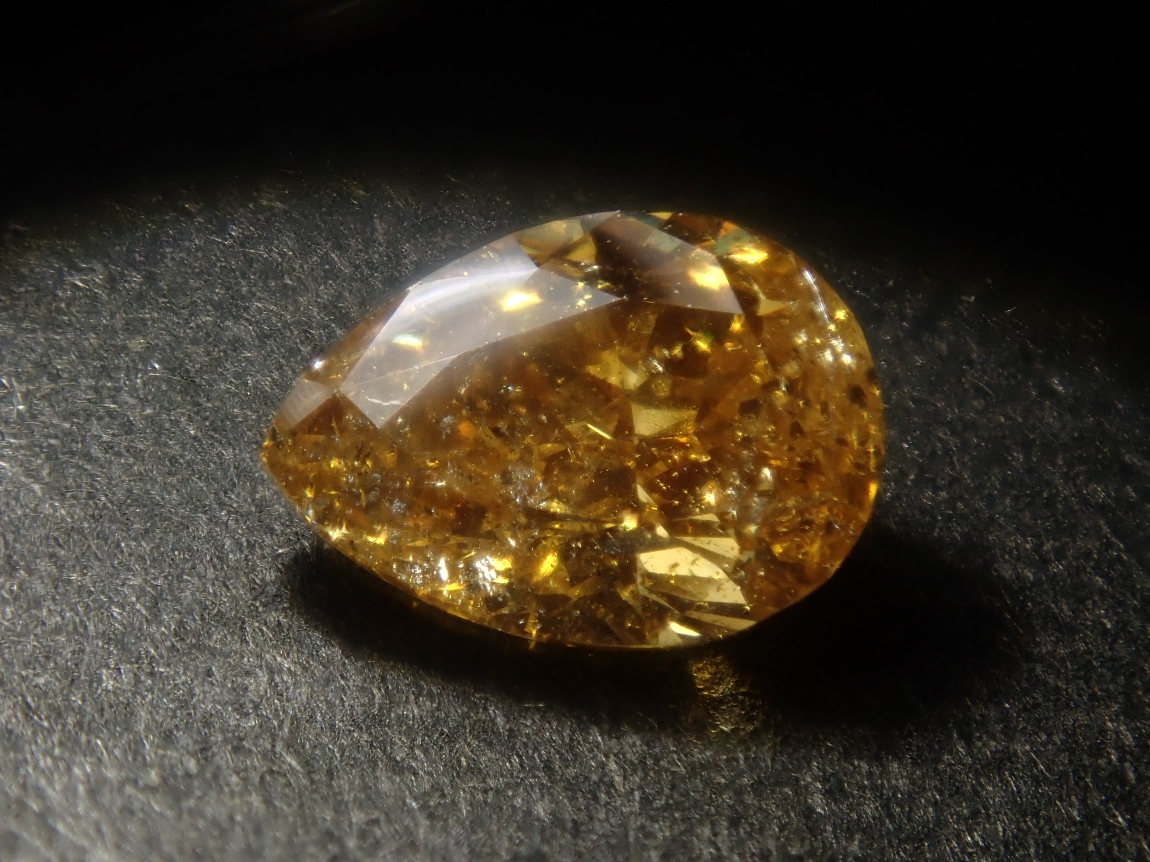 【7/26 22時販売】《限定16石》通常55,800円の0.706ct FANCY DEEP ORANGY YELLOW含むイエローダイヤガチャ《複数購入割引有》