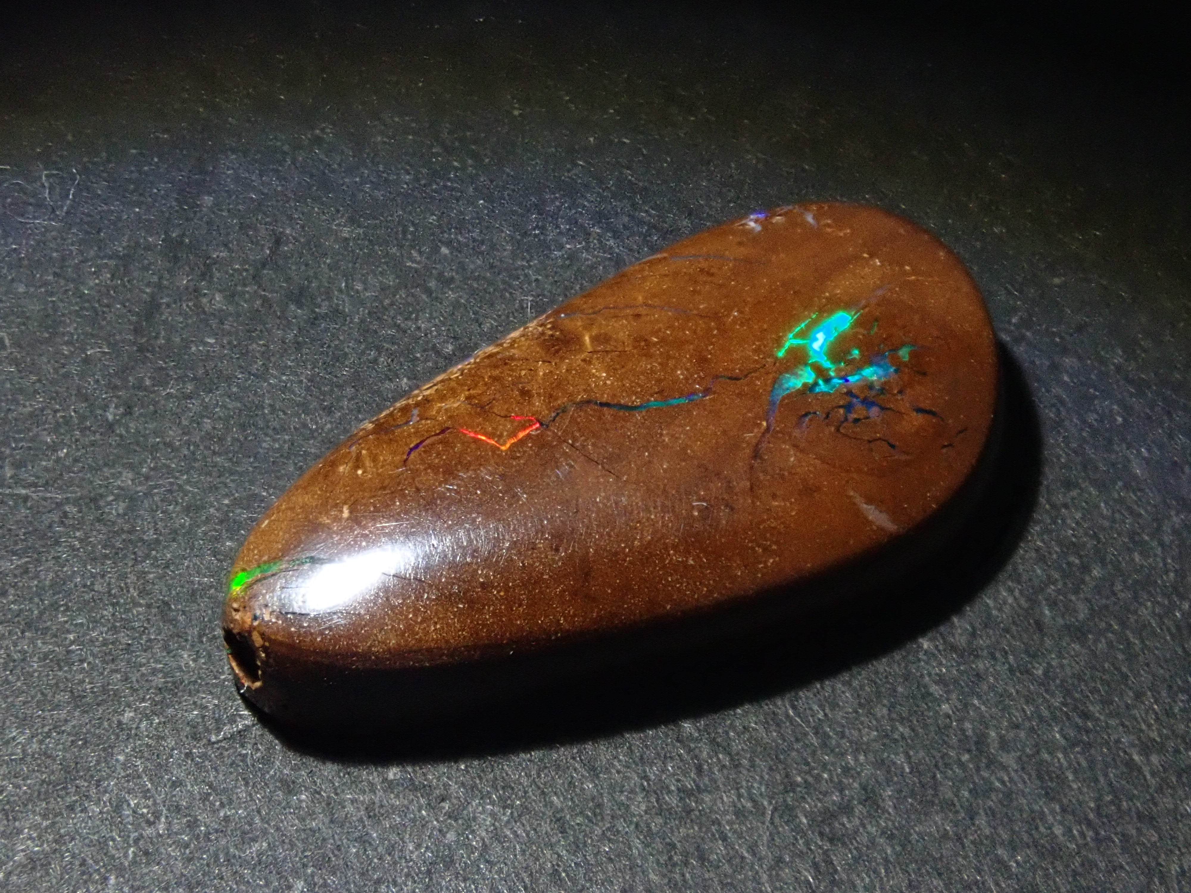 《限定7石》オーストラリア産アイアンオパール1石ルース(平均7ct,10月誕生石オパール)《複数購入割引有》