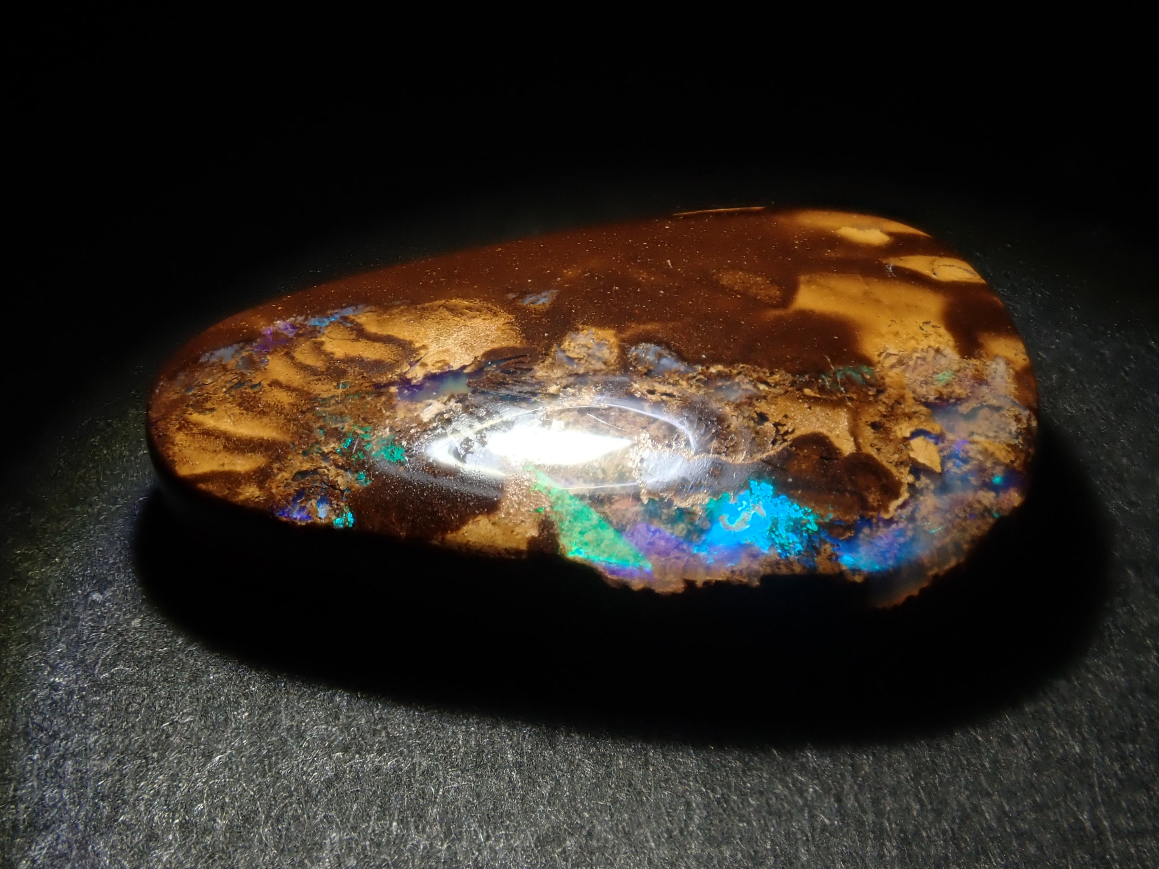 《限定7石》オーストラリア産アイアンオパール1石ルース(平均7ct,10月誕生石オパール)《複数購入割引有》