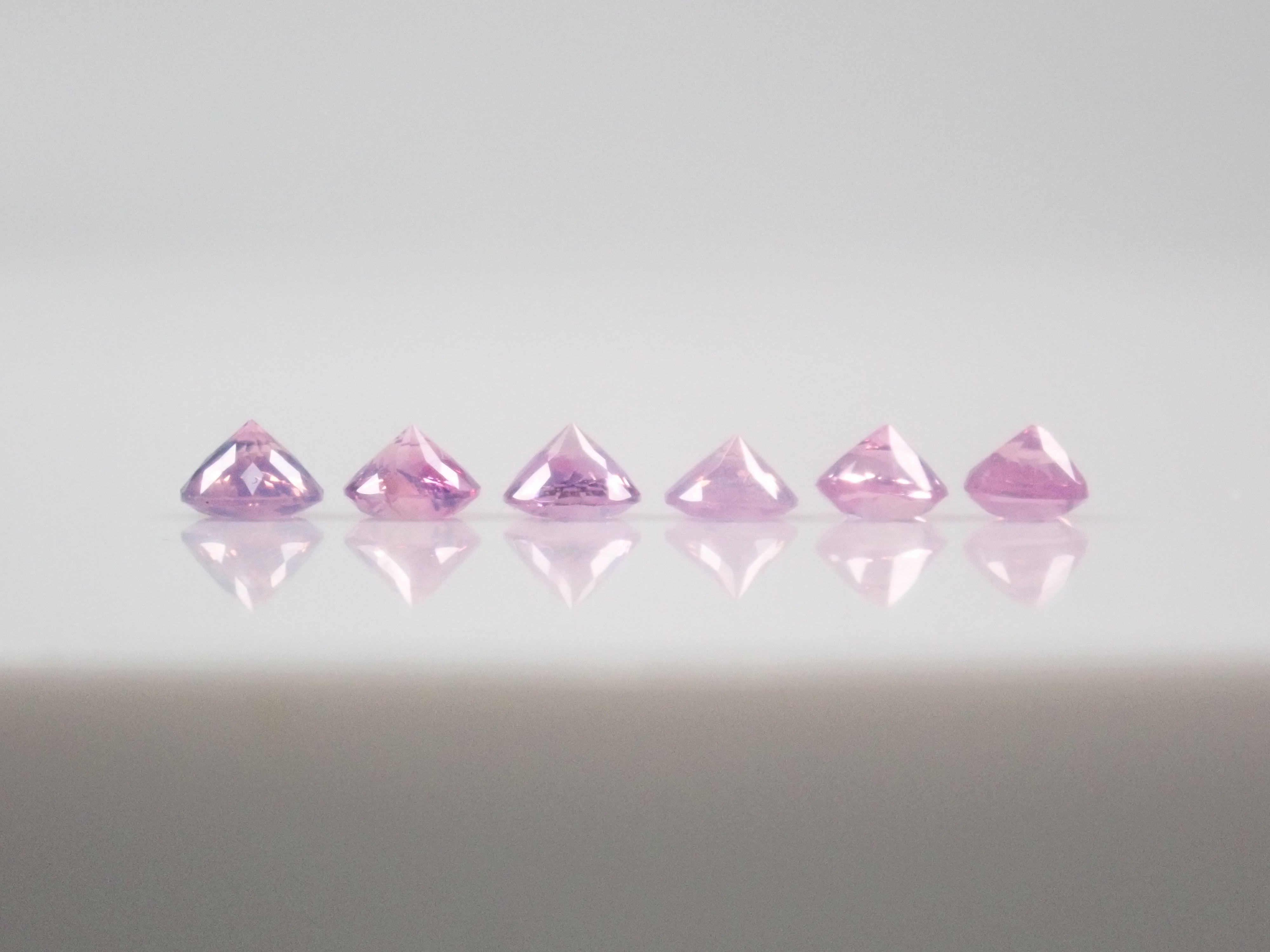 【1/30 22時販売】《限定6石》ベトナム産シルキーピンクサファイア(サンジェ氏カット,ラウンド,3.0~3.3mm)ガチャ《複数購入割引有》