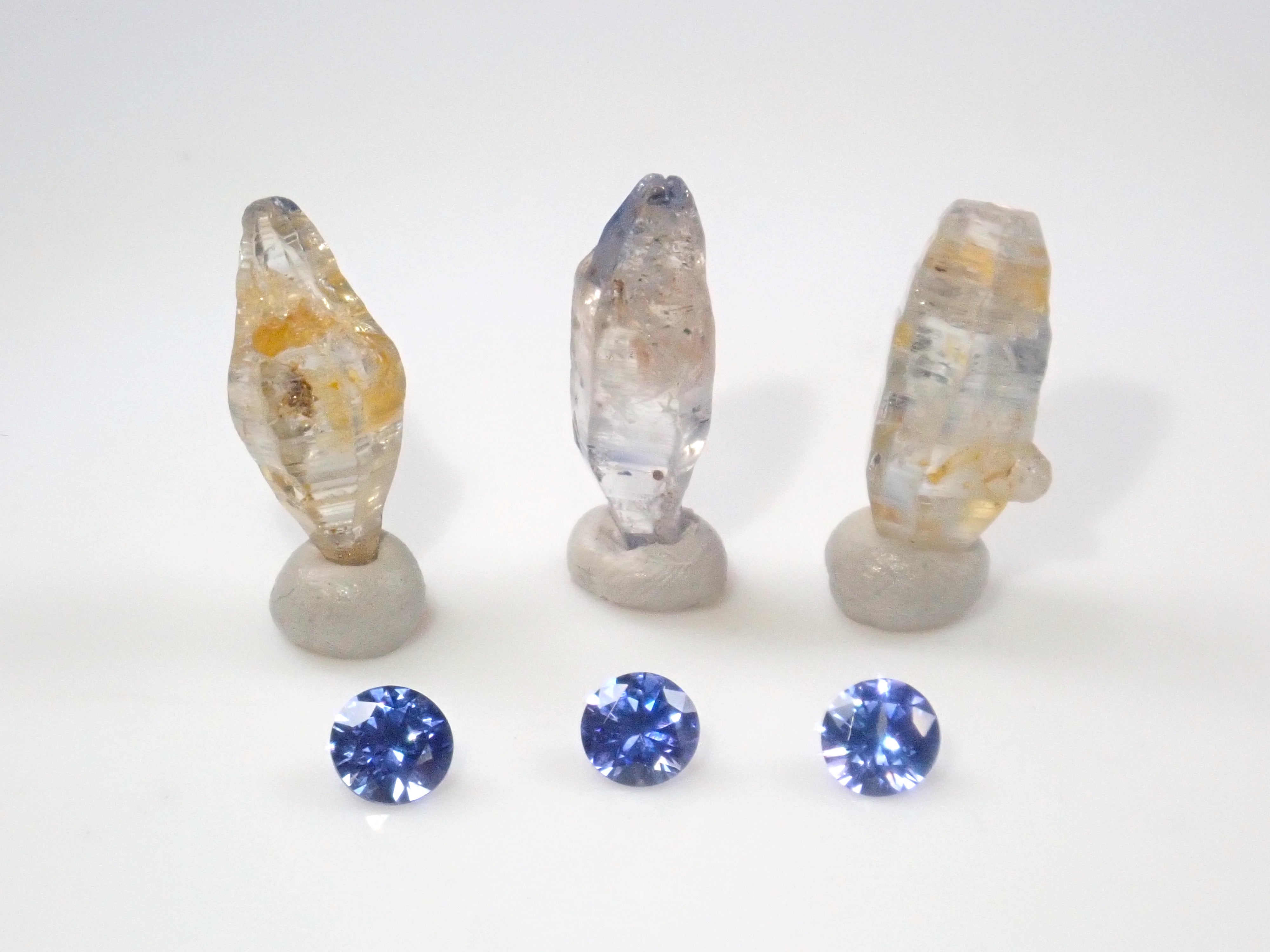 《限定9セット》スリランカ産サファイア(3.0-3.5mm,ラウンドカット)・スリランカ産グラスボディ2石セット《複数購入割引有り》