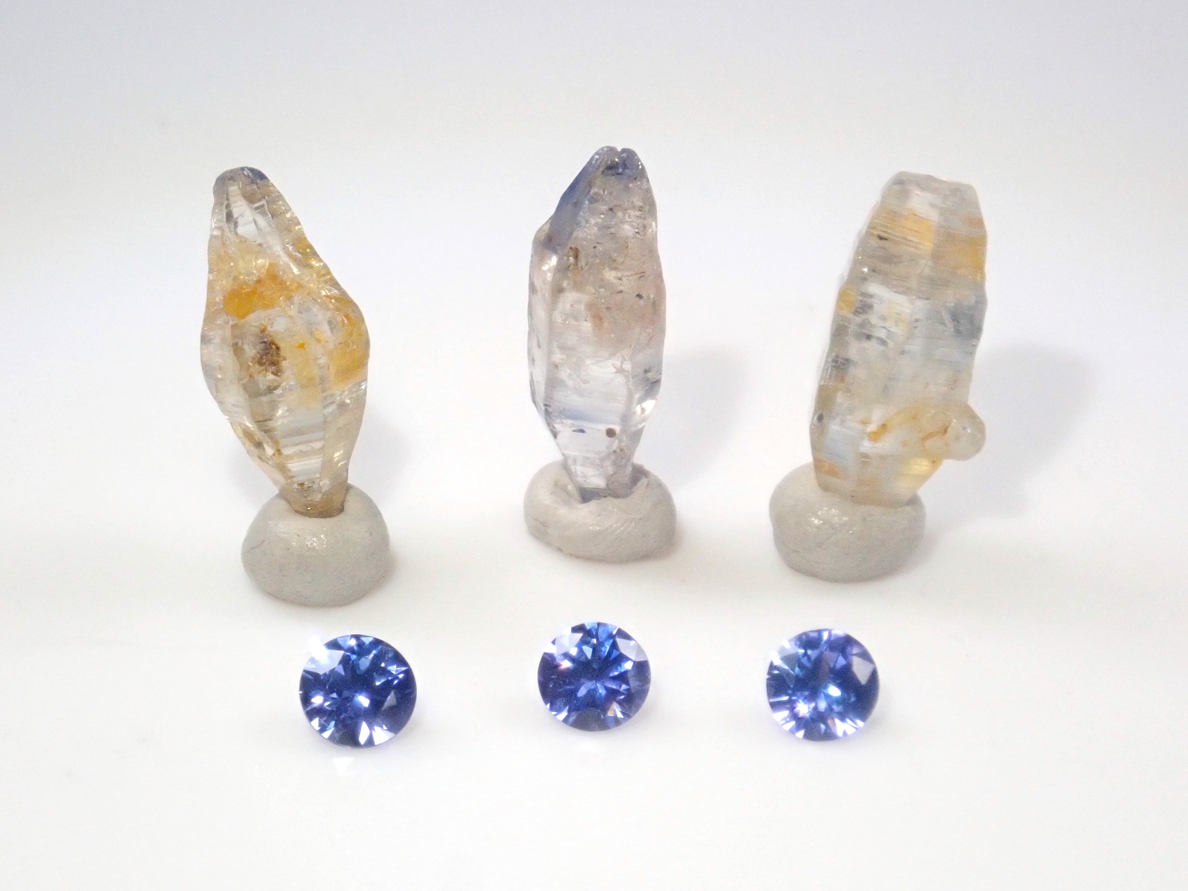 《限定9セット》スリランカ産サファイア(3.0-3.5mm,ラウンドカット)・スリランカ産グラスボディ2石セット《複数購入割引有り》