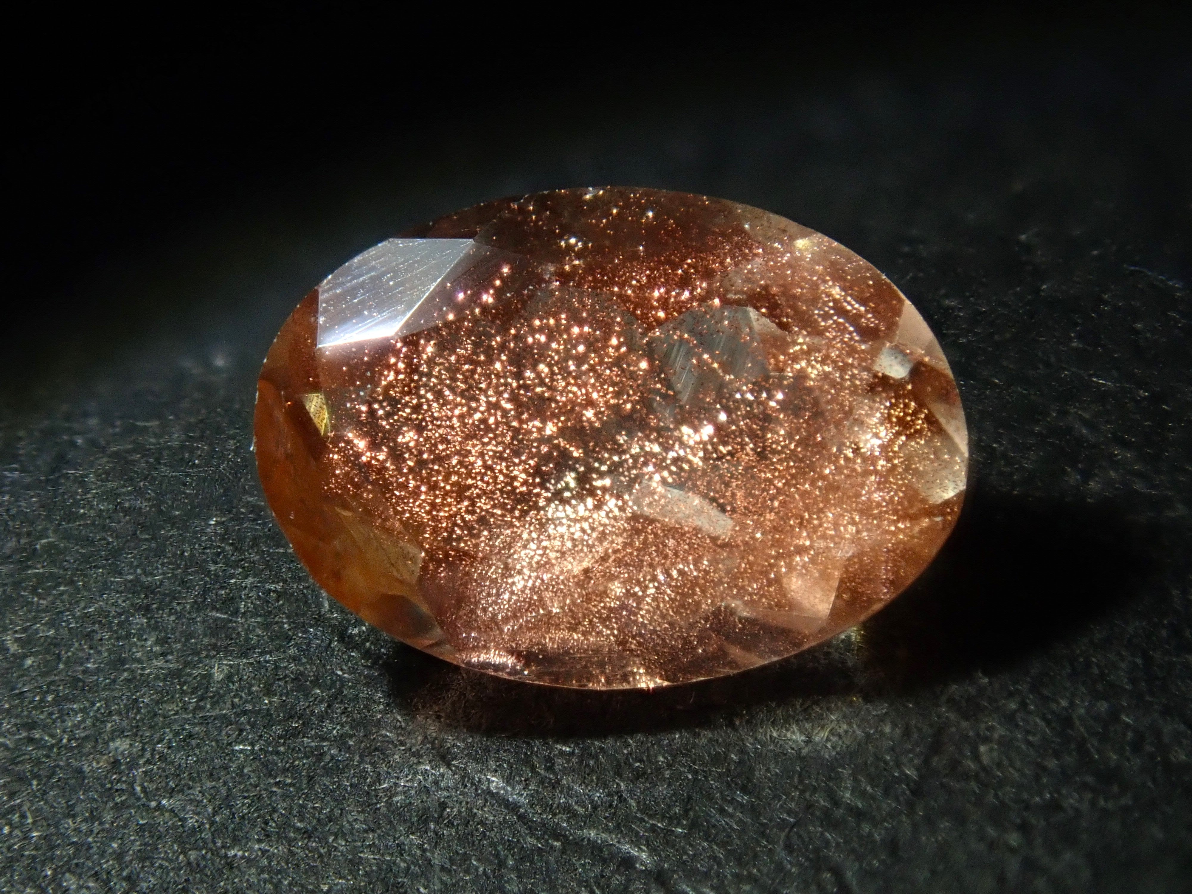 《限量24顆》美國俄勒岡日光石搭配美麗西拉💎(橢圓形切割,5 x 7mm)《多買有折扣》