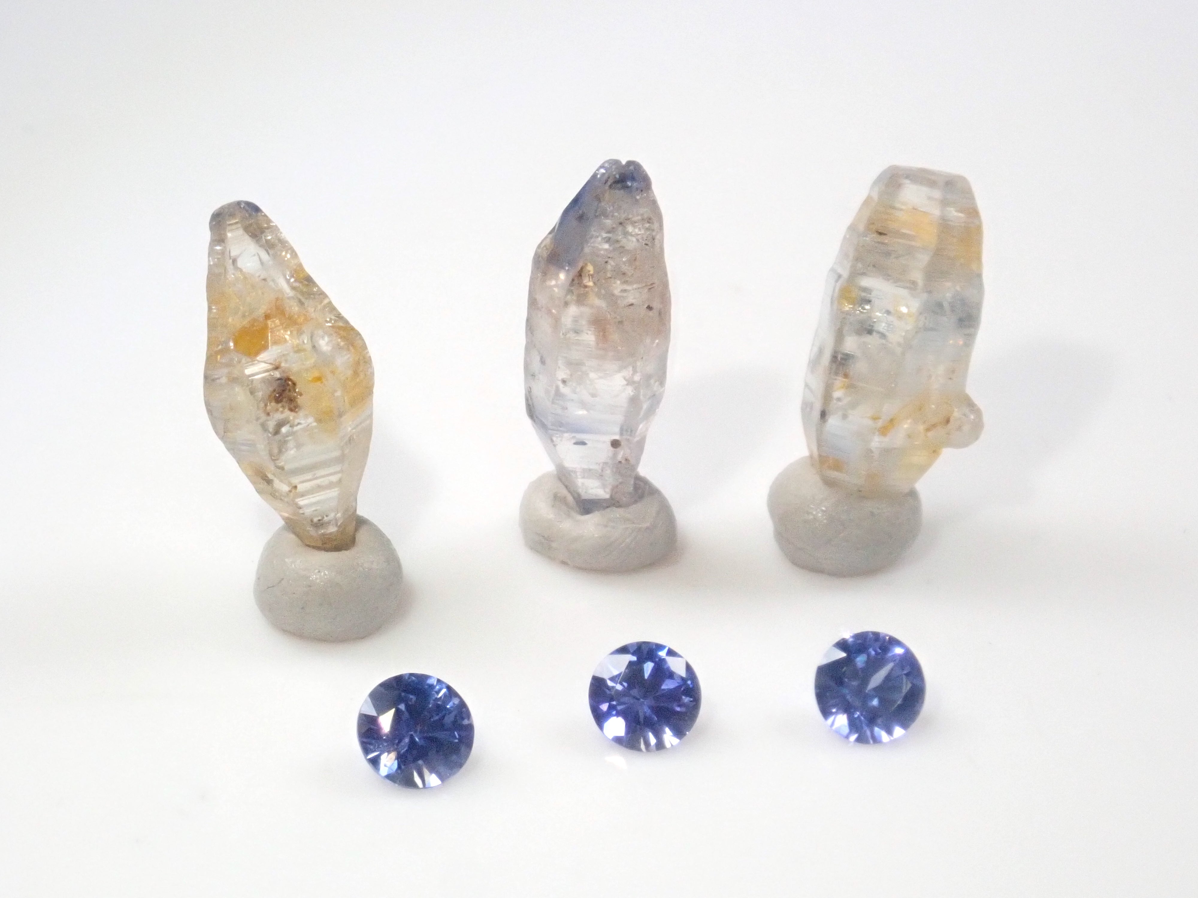 《限定9セット》スリランカ産サファイア(3.0-3.5mm,ラウンドカット)・スリランカ産グラスボディ2石セット《複数購入割引有り》