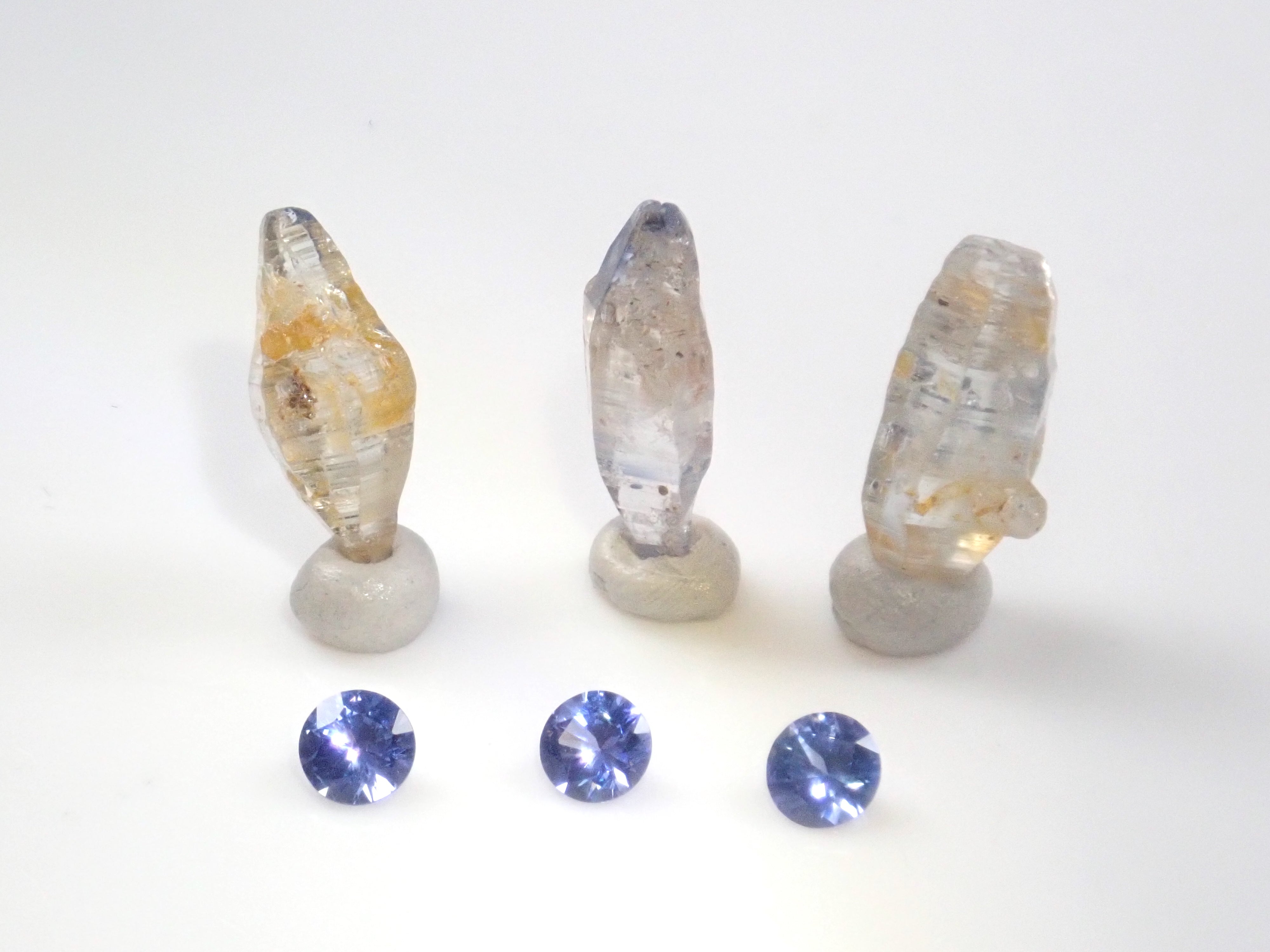 《限定9セット》スリランカ産サファイア(3.0-3.5mm,ラウンドカット)・スリランカ産グラスボディ2石セット《複数購入割引有り》