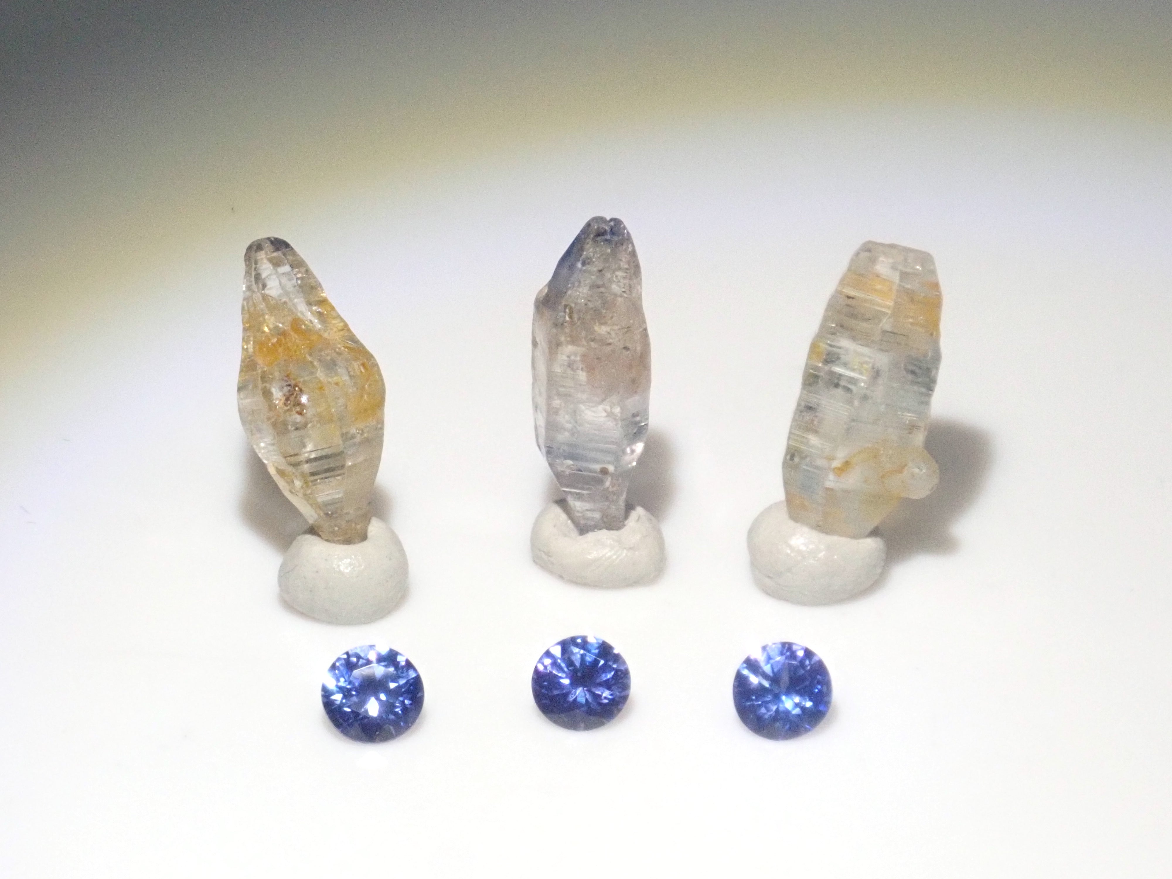 《限定9セット》スリランカ産サファイア(3.0-3.5mm,ラウンドカット)・スリランカ産グラスボディ2石セット《複数購入割引有り》