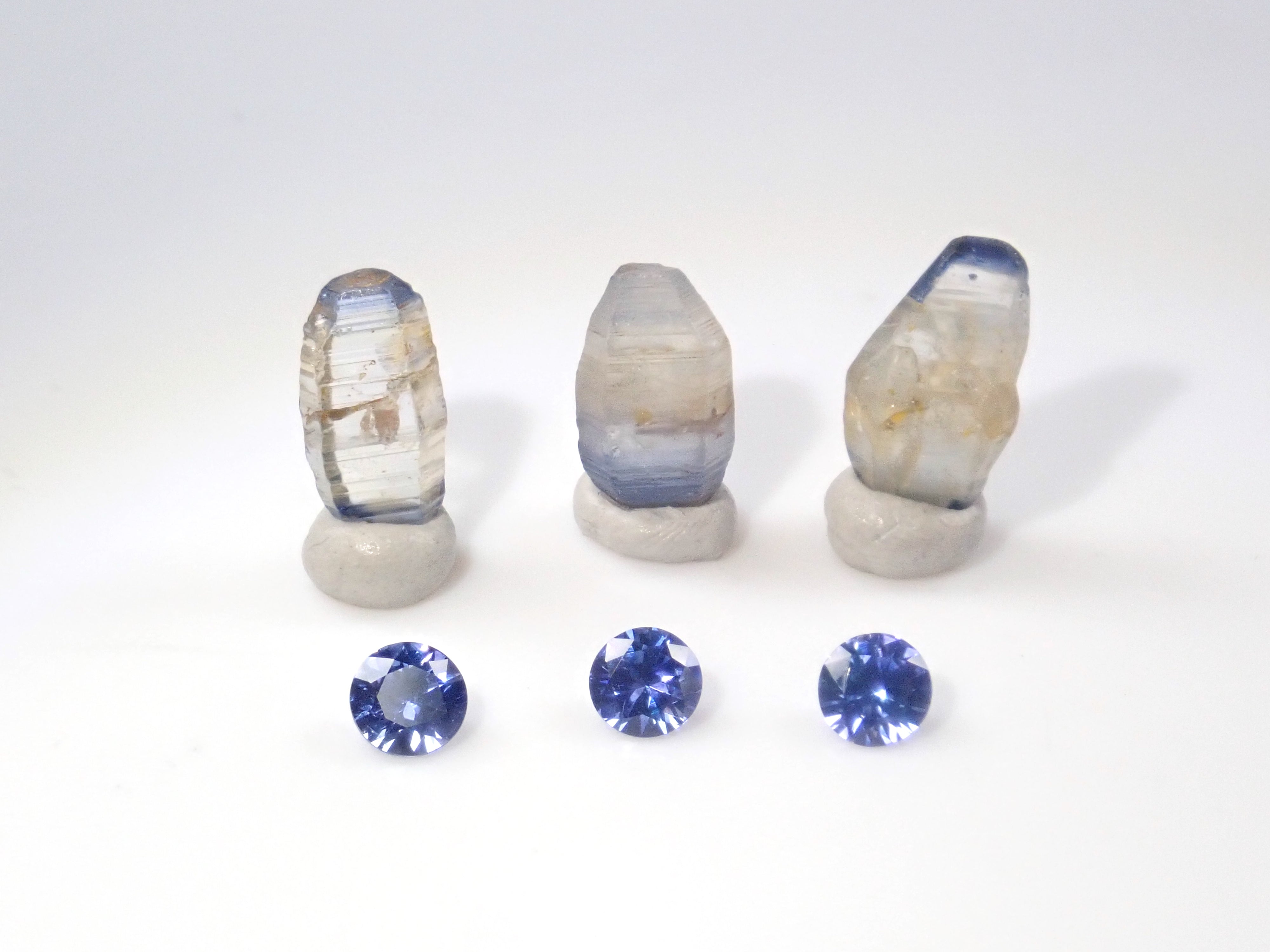 《限定9セット》スリランカ産サファイア(3.0-3.5mm,ラウンドカット)・スリランカ産グラスボディ2石セット《複数購入割引有り》