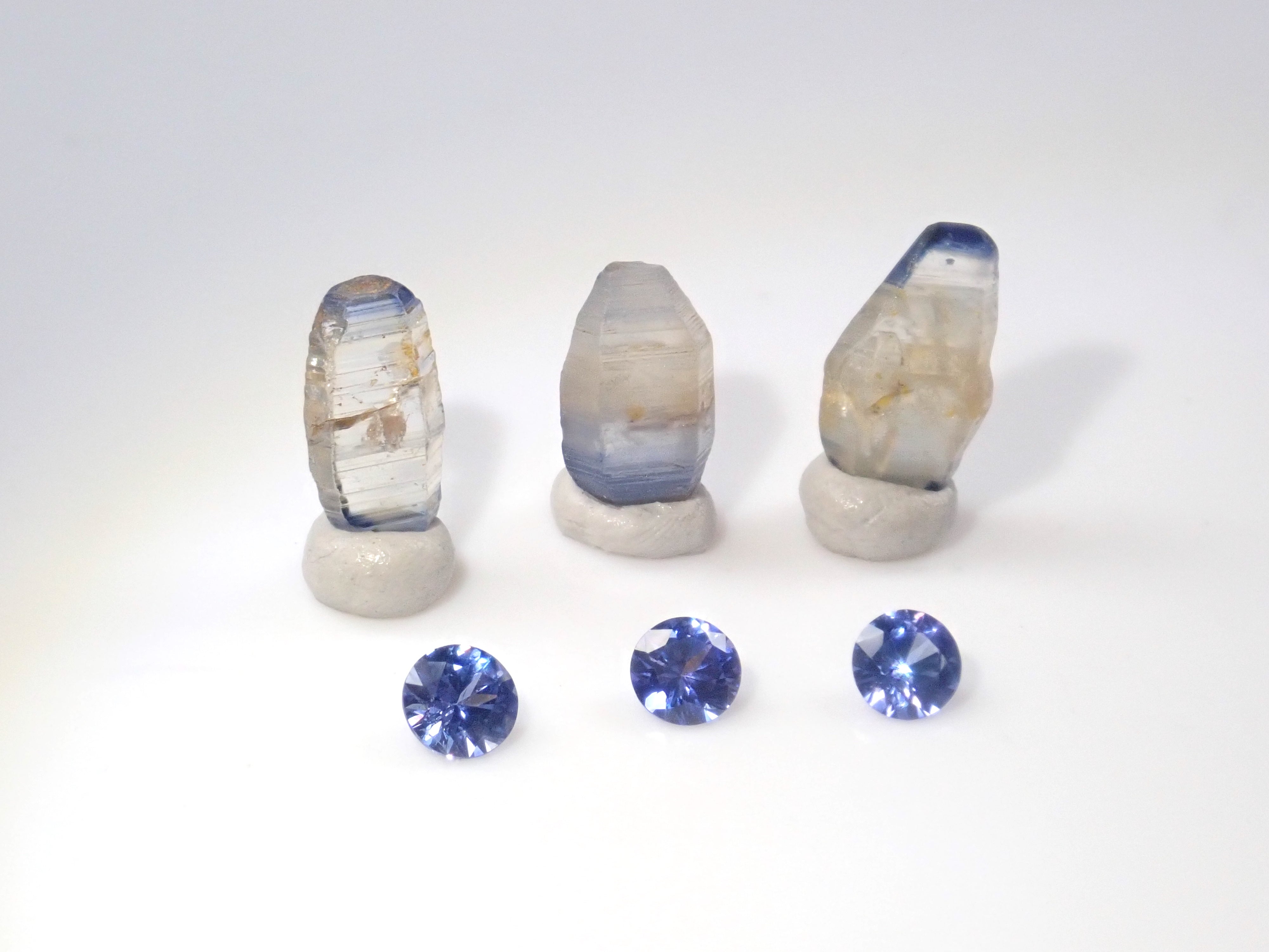 《限定9セット》スリランカ産サファイア(3.0-3.5mm,ラウンドカット)・スリランカ産グラスボディ2石セット《複数購入割引有り》