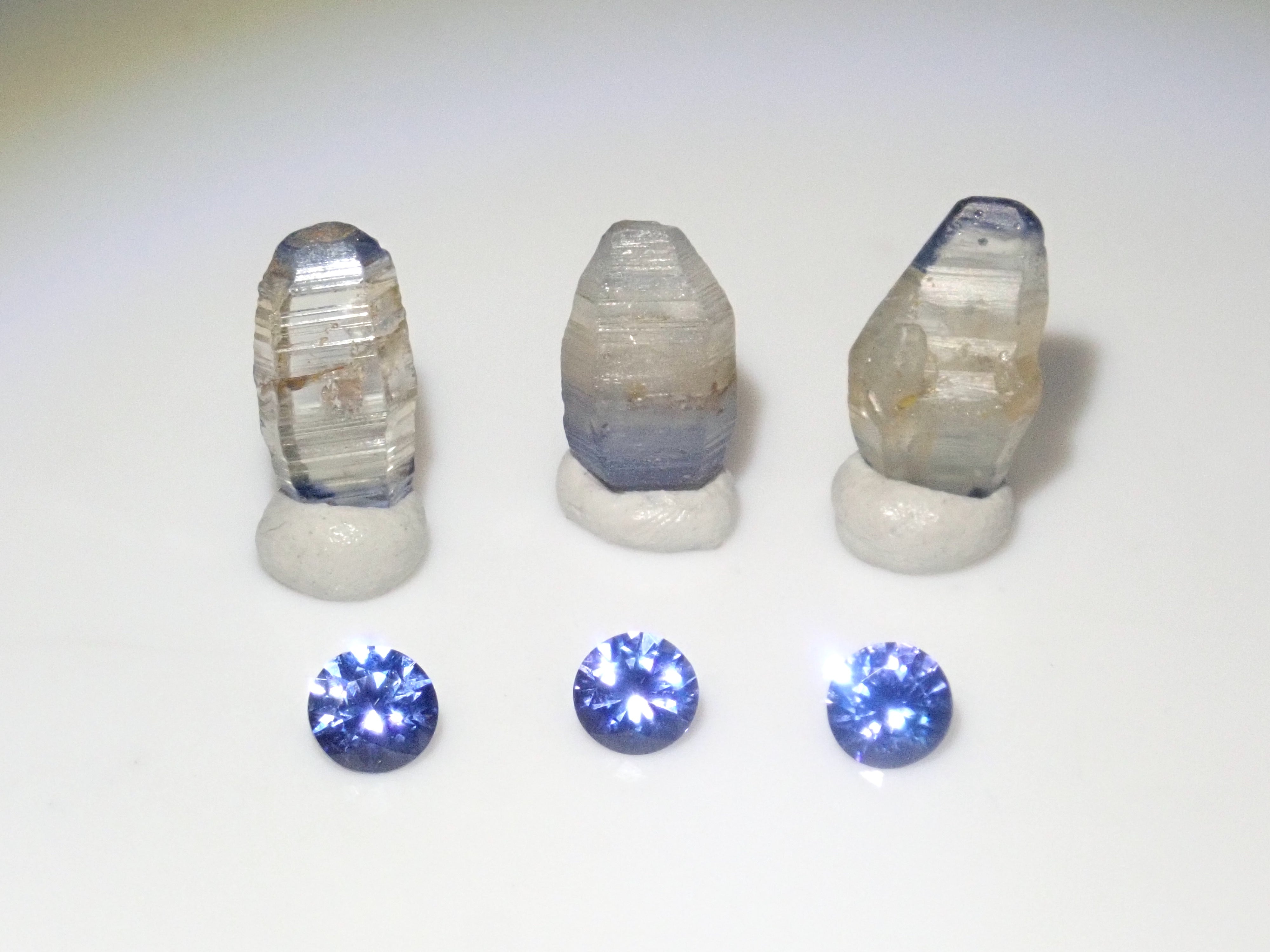 《限定9セット》スリランカ産サファイア(3.0-3.5mm,ラウンドカット)・スリランカ産グラスボディ2石セット《複数購入割引有り》