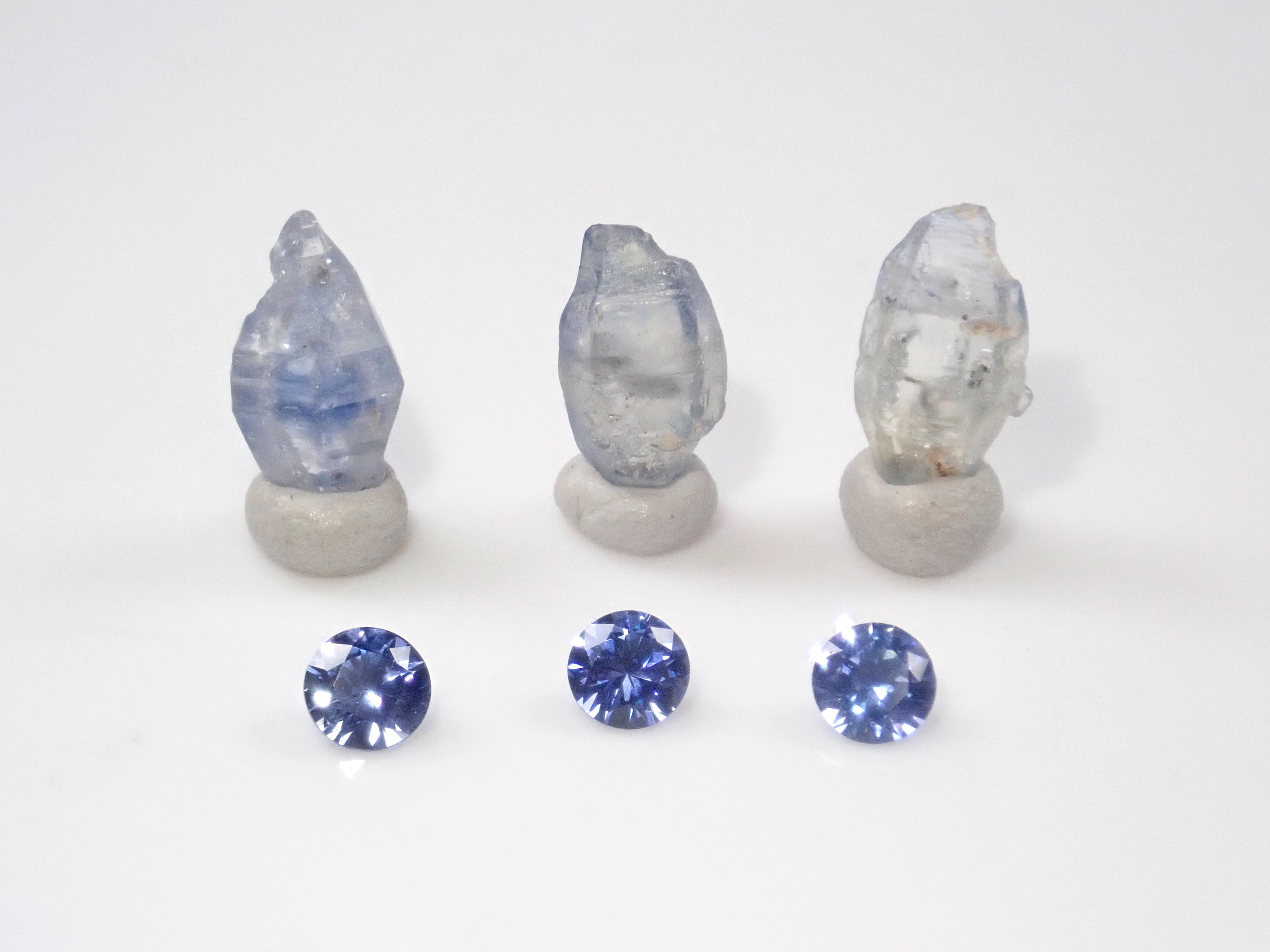 《限定9セット》スリランカ産サファイア(3.0-3.5mm,ラウンドカット)・スリランカ産グラスボディ2石セット《複数購入割引有り》