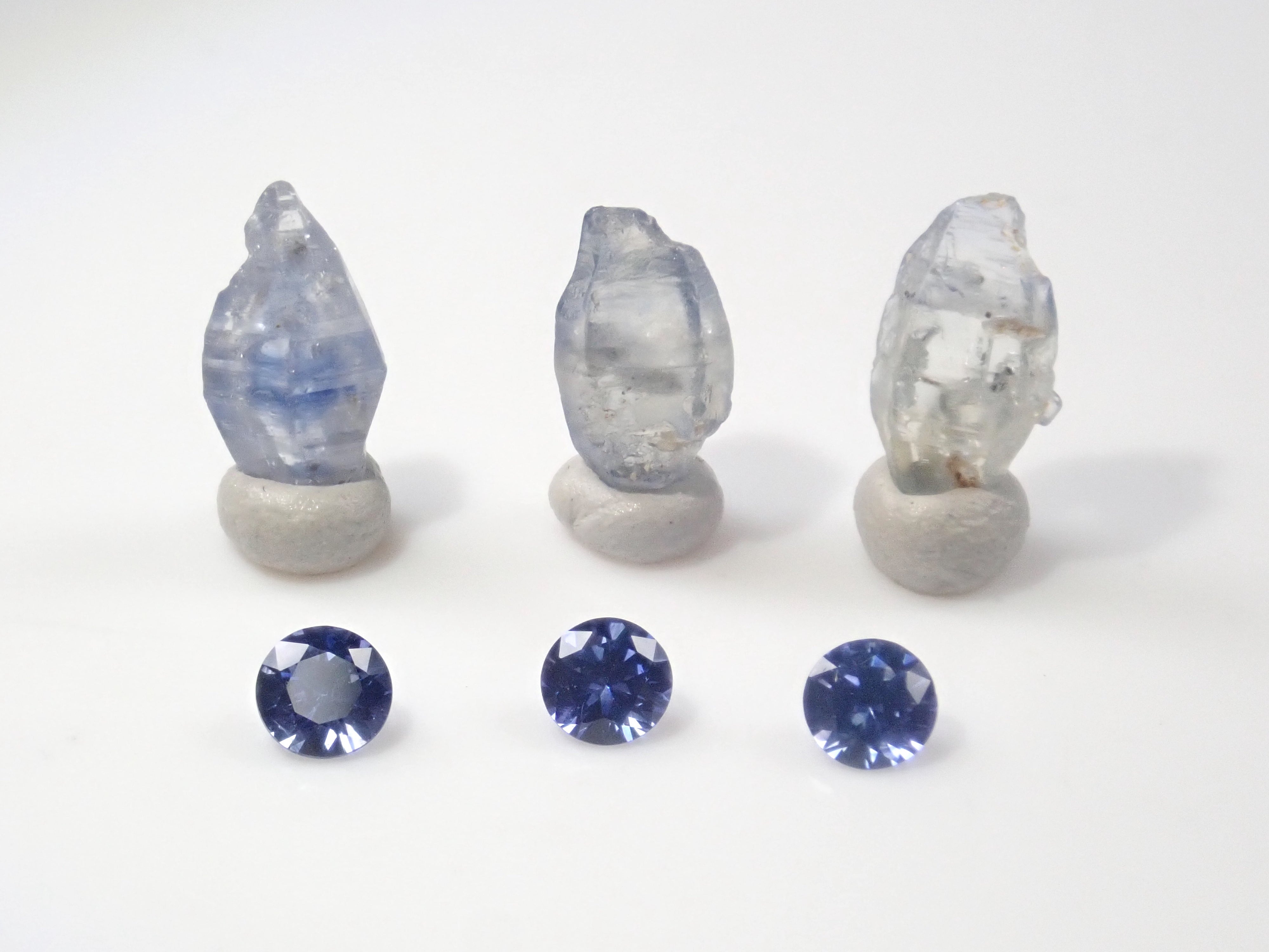 《限定9セット》スリランカ産サファイア(3.0-3.5mm,ラウンドカット)・スリランカ産グラスボディ2石セット《複数購入割引有り》