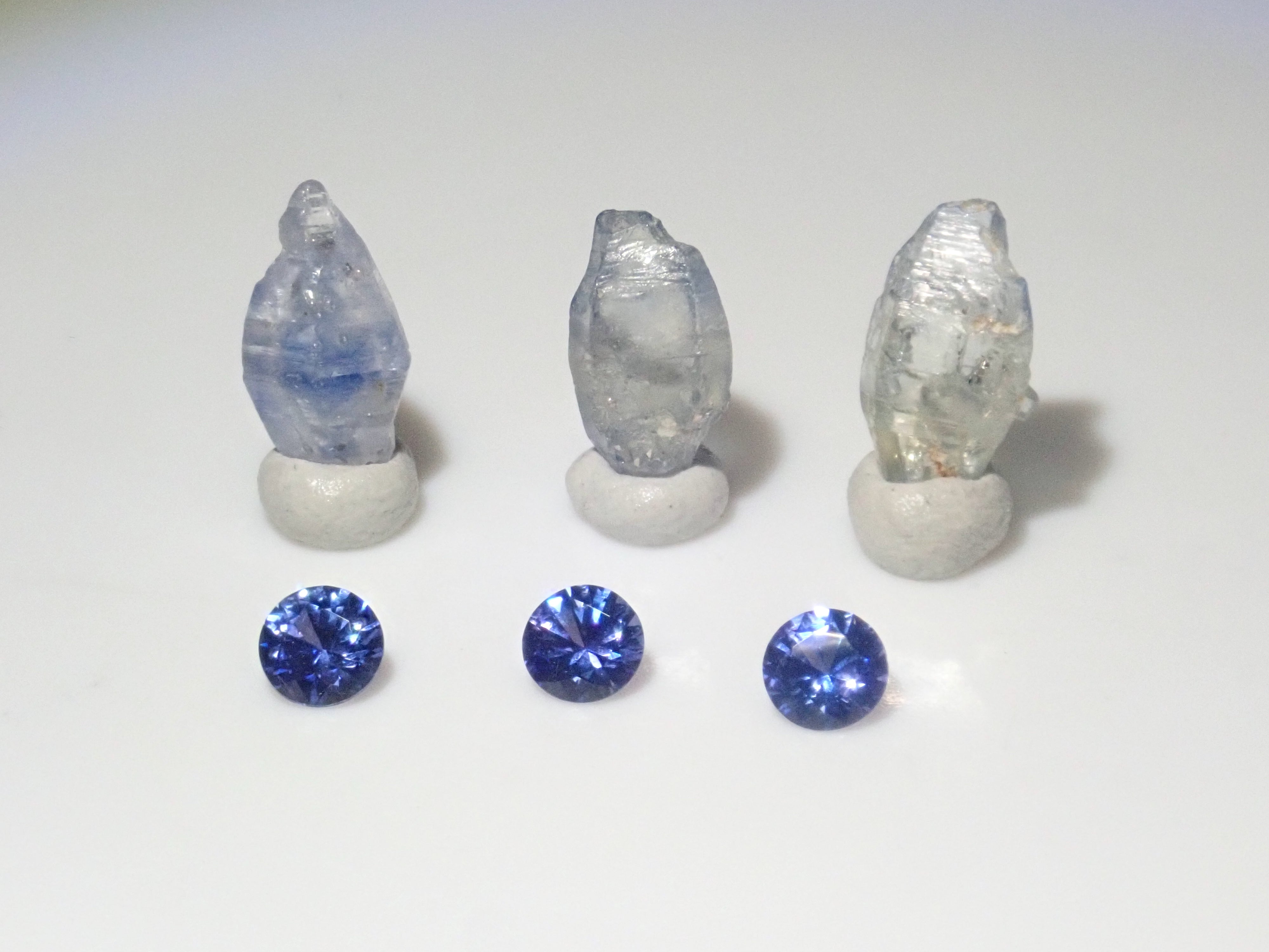 《限定9セット》スリランカ産サファイア(3.0-3.5mm,ラウンドカット)・スリランカ産グラスボディ2石セット《複数購入割引有り》