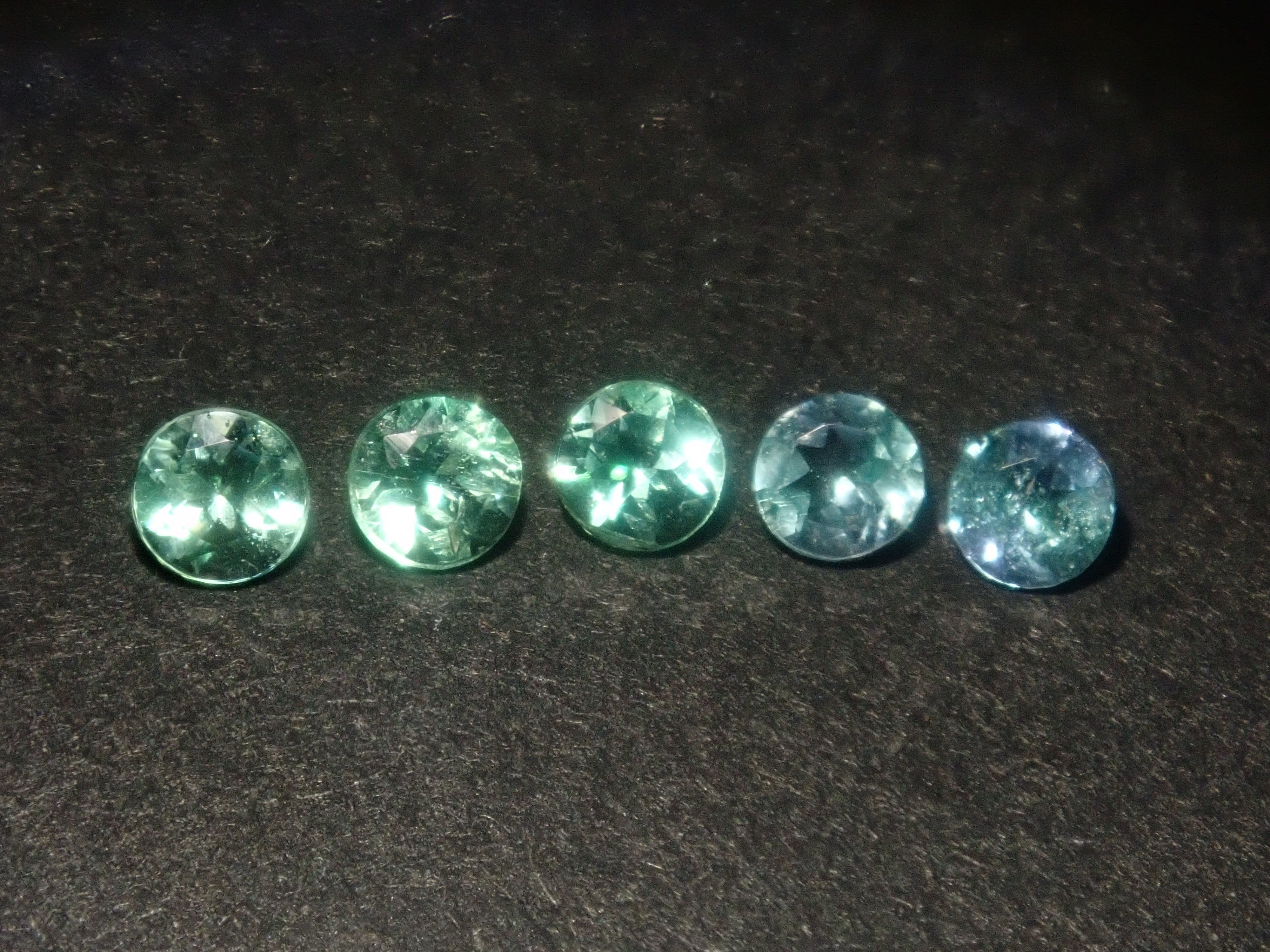 【2/6 22時販売】《限定10石》レアストーンガチャ💎通常29,800円のモザンビーク産パライバトルマリン・1.8ctのシンシャ鑑別書付き・コーネルピン・エピドート《複数購入割引有》