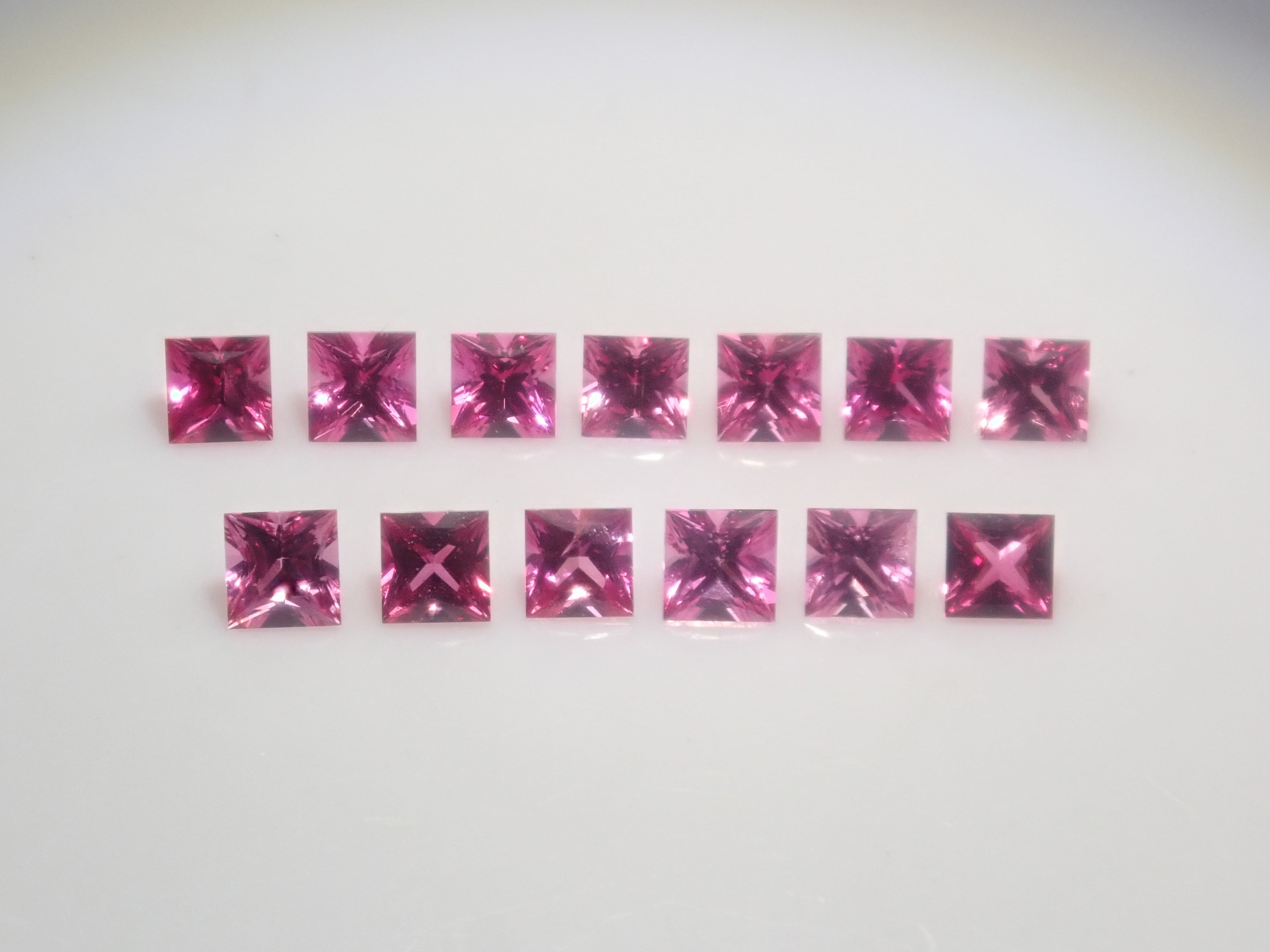 【2/1 22時販売】《限定15石》赤色ガチャ💎通常55,800円の非加熱ピジョンブラッドルビーAIGS鑑別書付きやホットピンクサファイアなど(さらにサンジェ氏新作サファイアおまけ)《複数購入割引有》