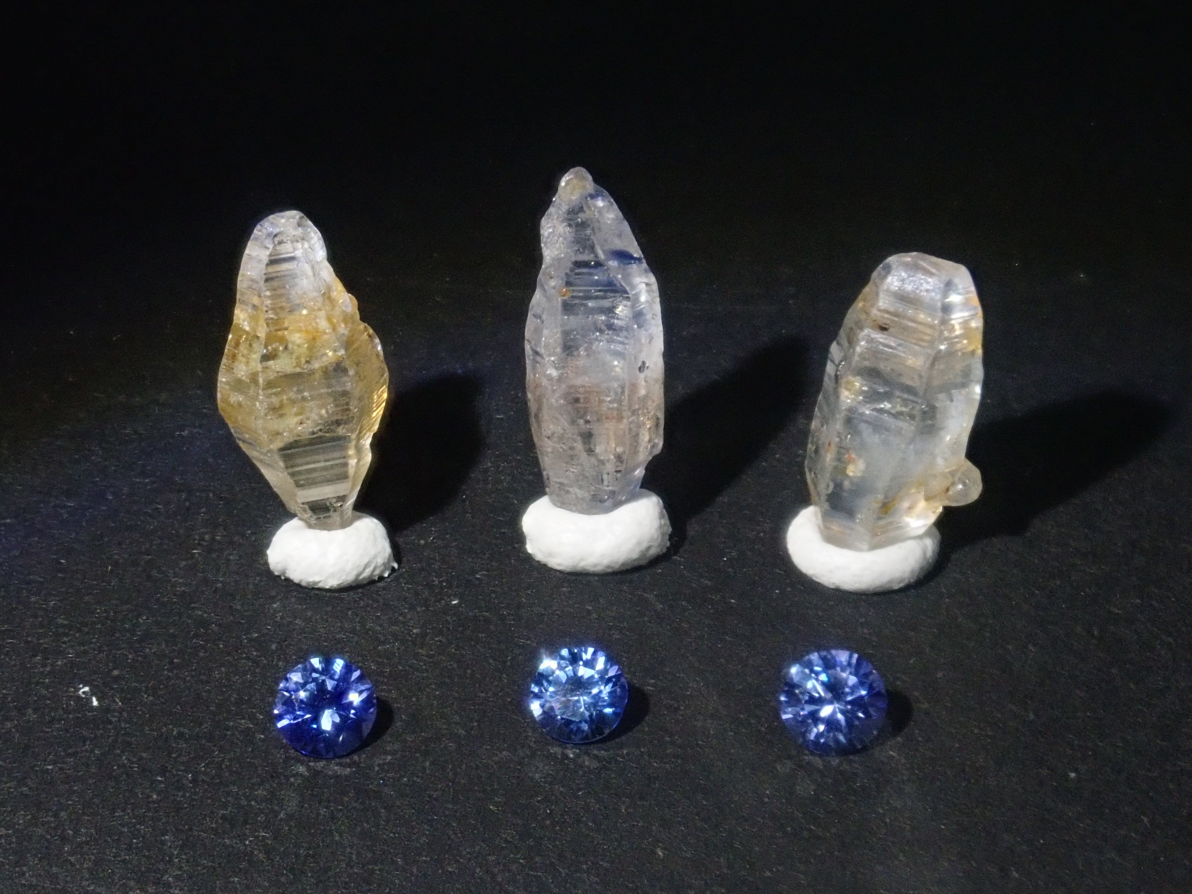 《限定9セット》スリランカ産サファイア(3.0-3.5mm,ラウンドカット)・スリランカ産グラスボディ2石セット《複数購入割引有り》