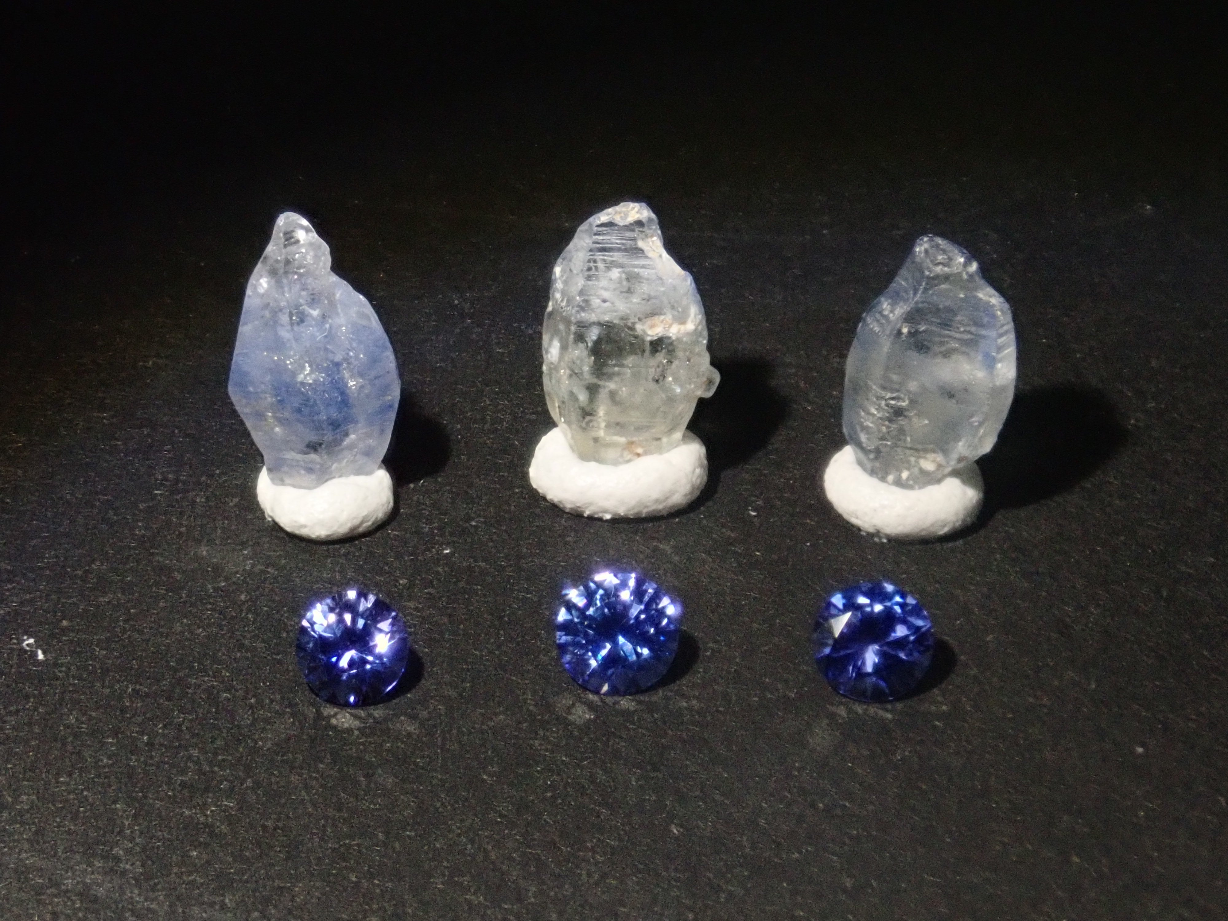 《限定9セット》スリランカ産サファイア(3.0-3.5mm,ラウンドカット)・スリランカ産グラスボディ2石セット《複数購入割引有り》