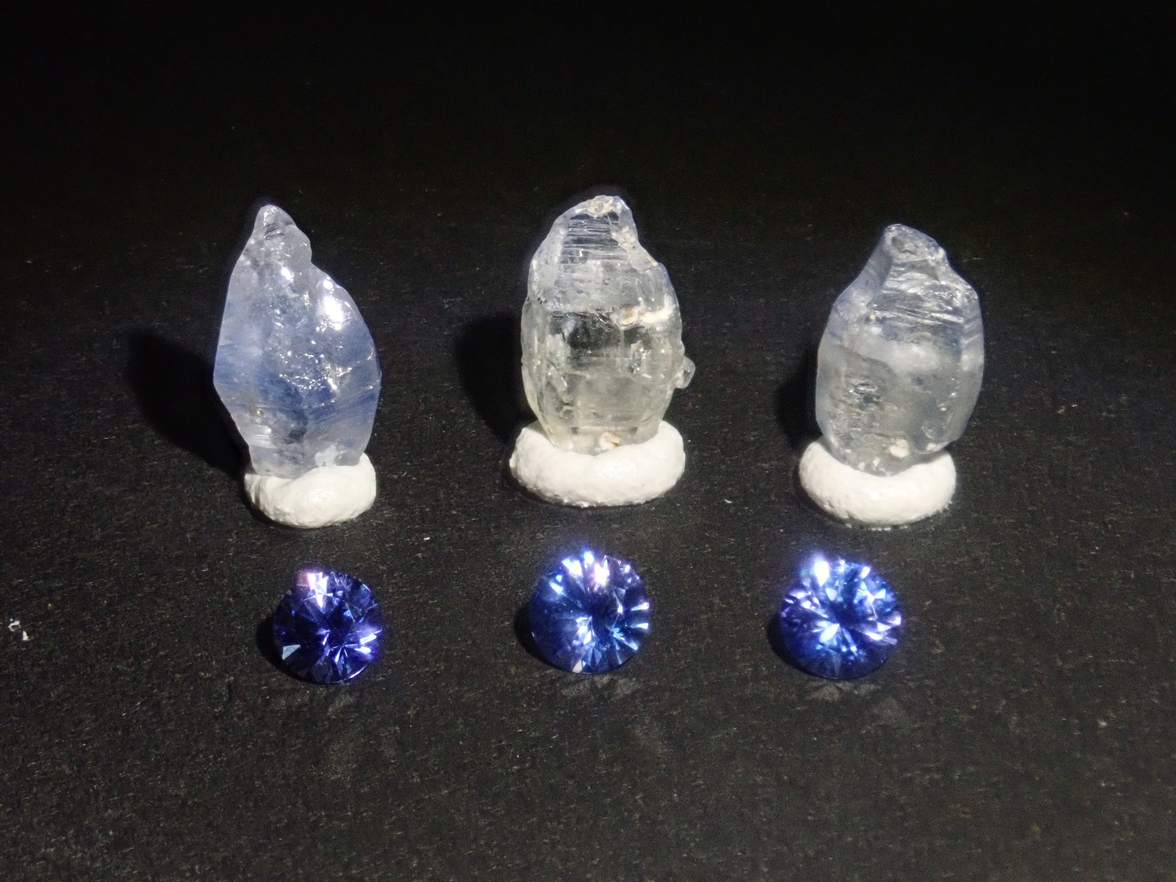 《限定9セット》スリランカ産サファイア(3.0-3.5mm,ラウンドカット)・スリランカ産グラスボディ2石セット《複数購入割引有り》