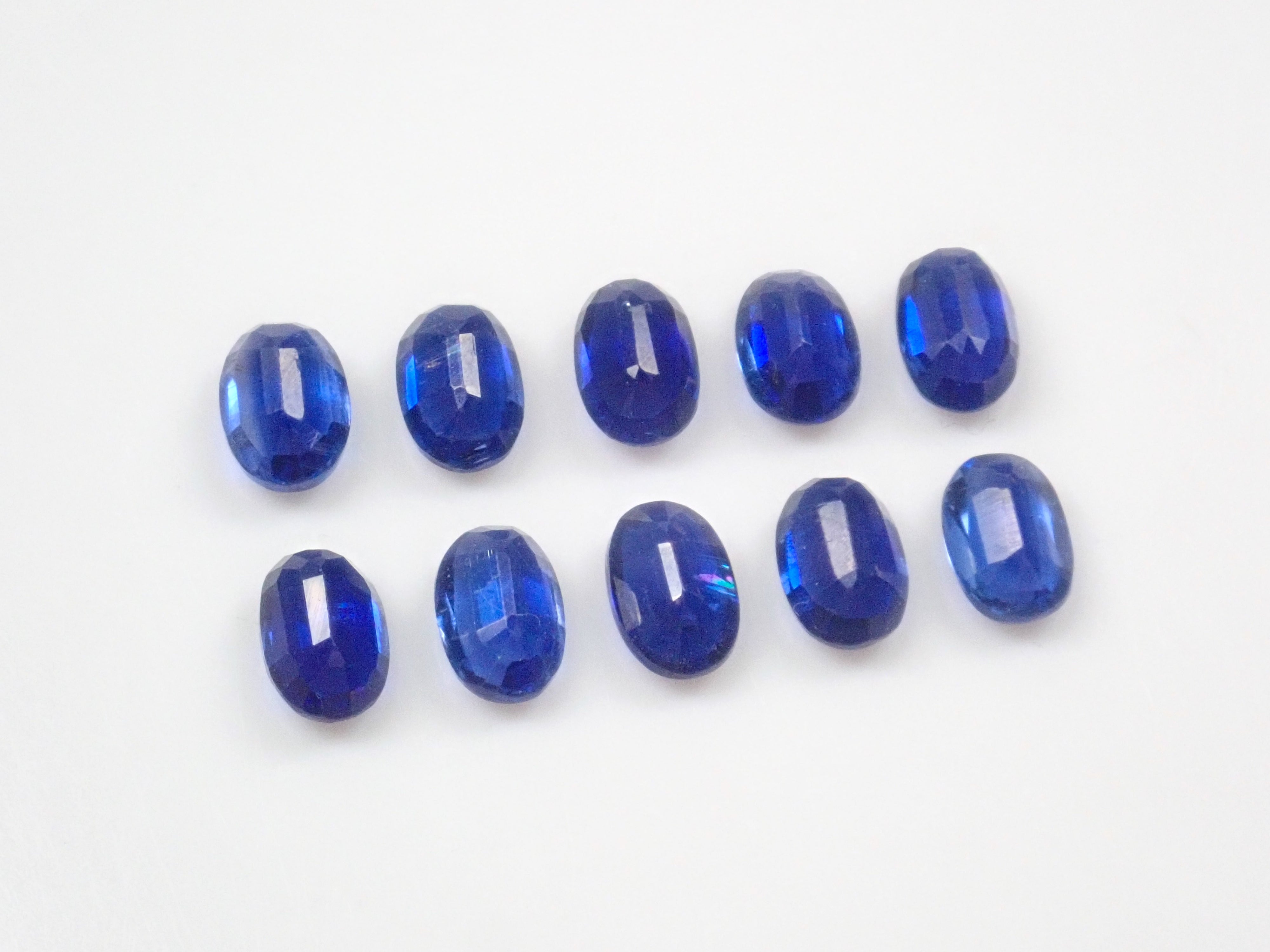 ネパール産カイヤナイト1石ルース(ロイヤルブルーカラー,4×6mm,オーバルカット)《複数購入割引有》
