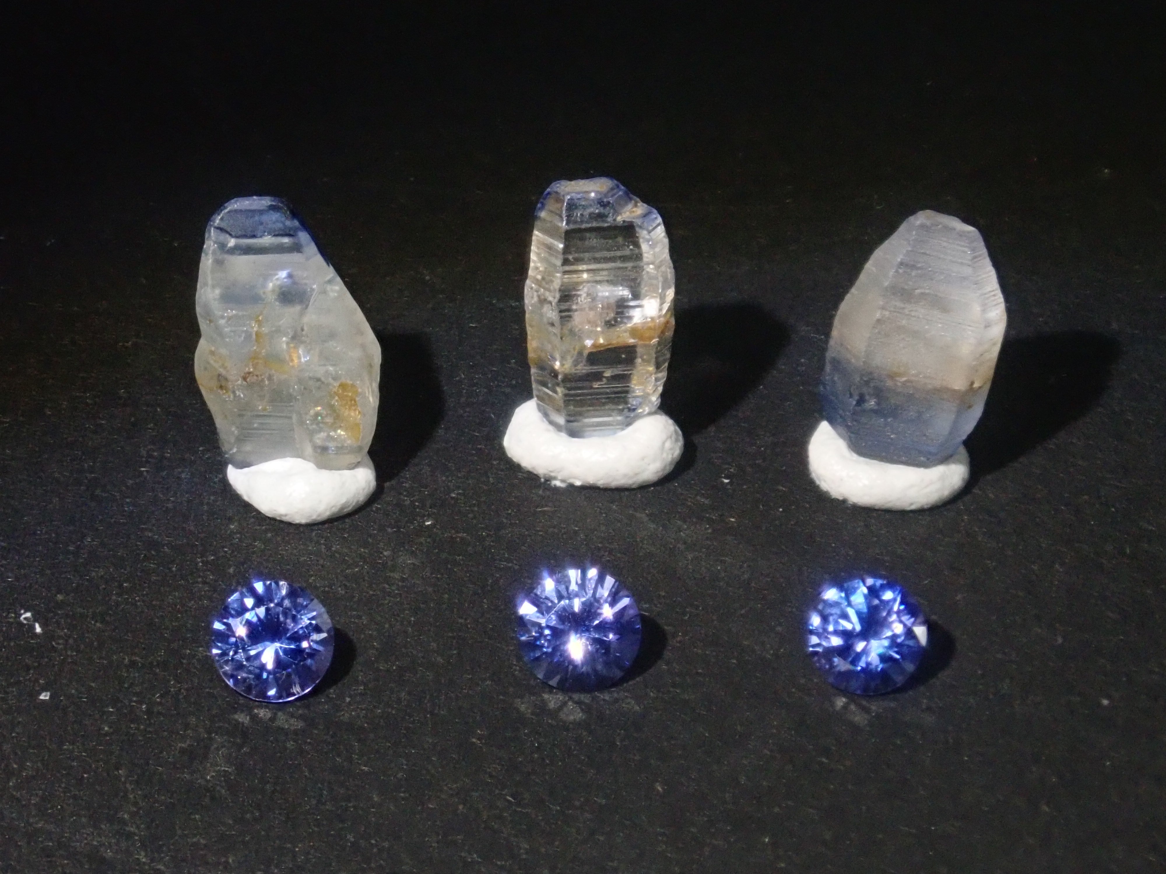 《限定9セット》スリランカ産サファイア(3.0-3.5mm,ラウンドカット)・スリランカ産グラスボディ2石セット《複数購入割引有り》