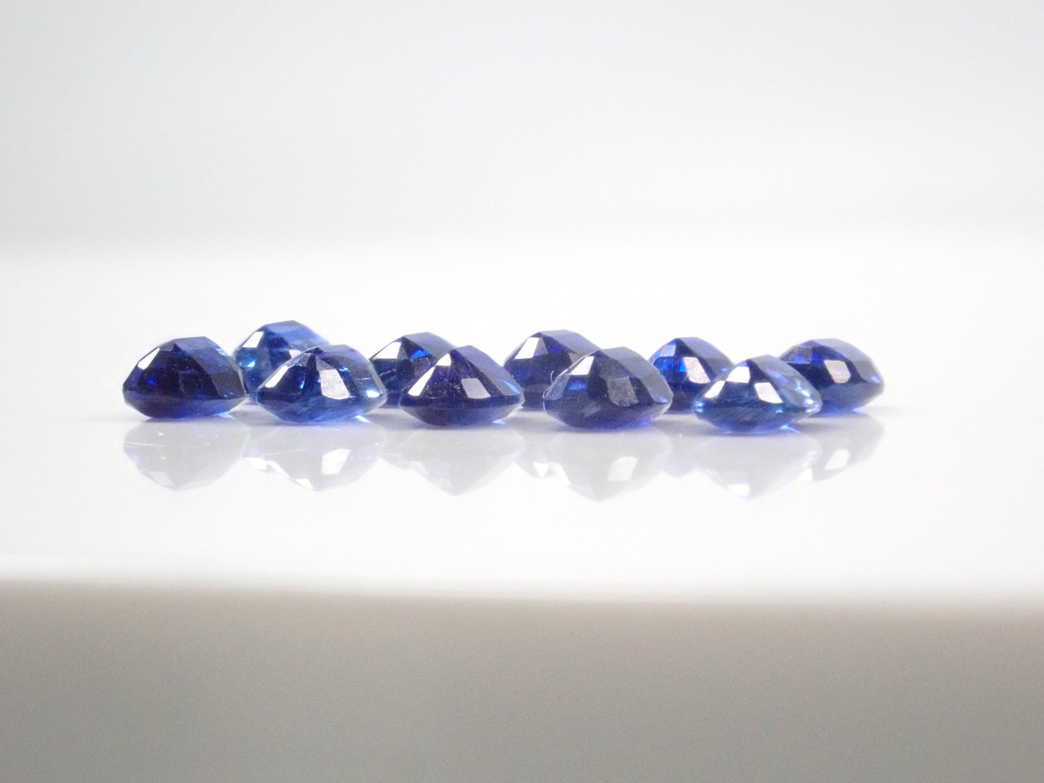ネパール産カイヤナイト1石ルース(ロイヤルブルーカラー,4×6mm,オーバルカット)《複数購入割引有》