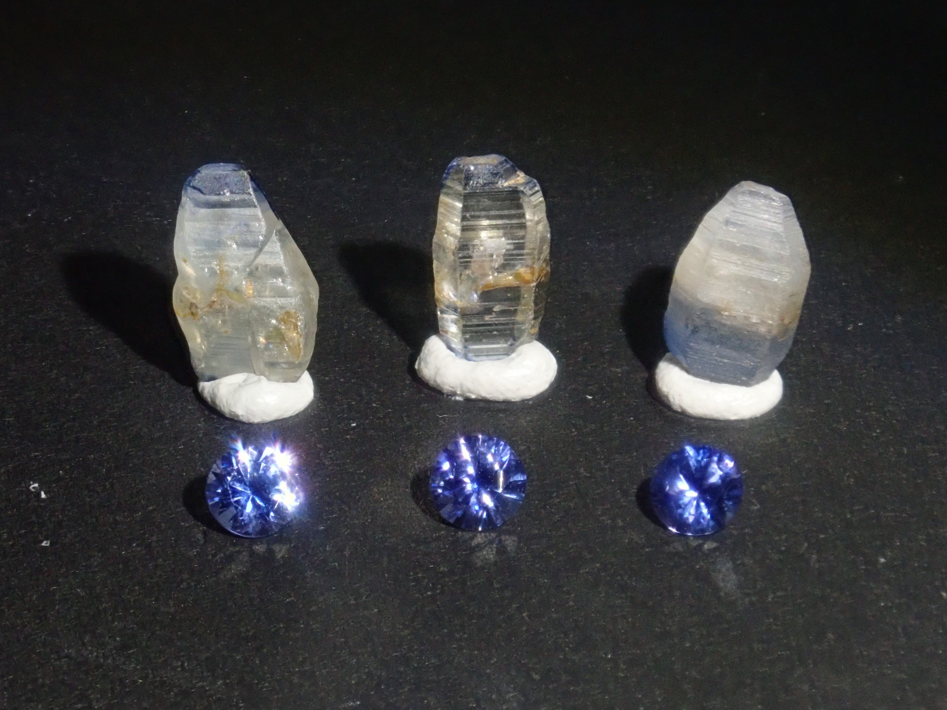 《限定9セット》スリランカ産サファイア(3.0-3.5mm,ラウンドカット)・スリランカ産グラスボディ2石セット《複数購入割引有り》