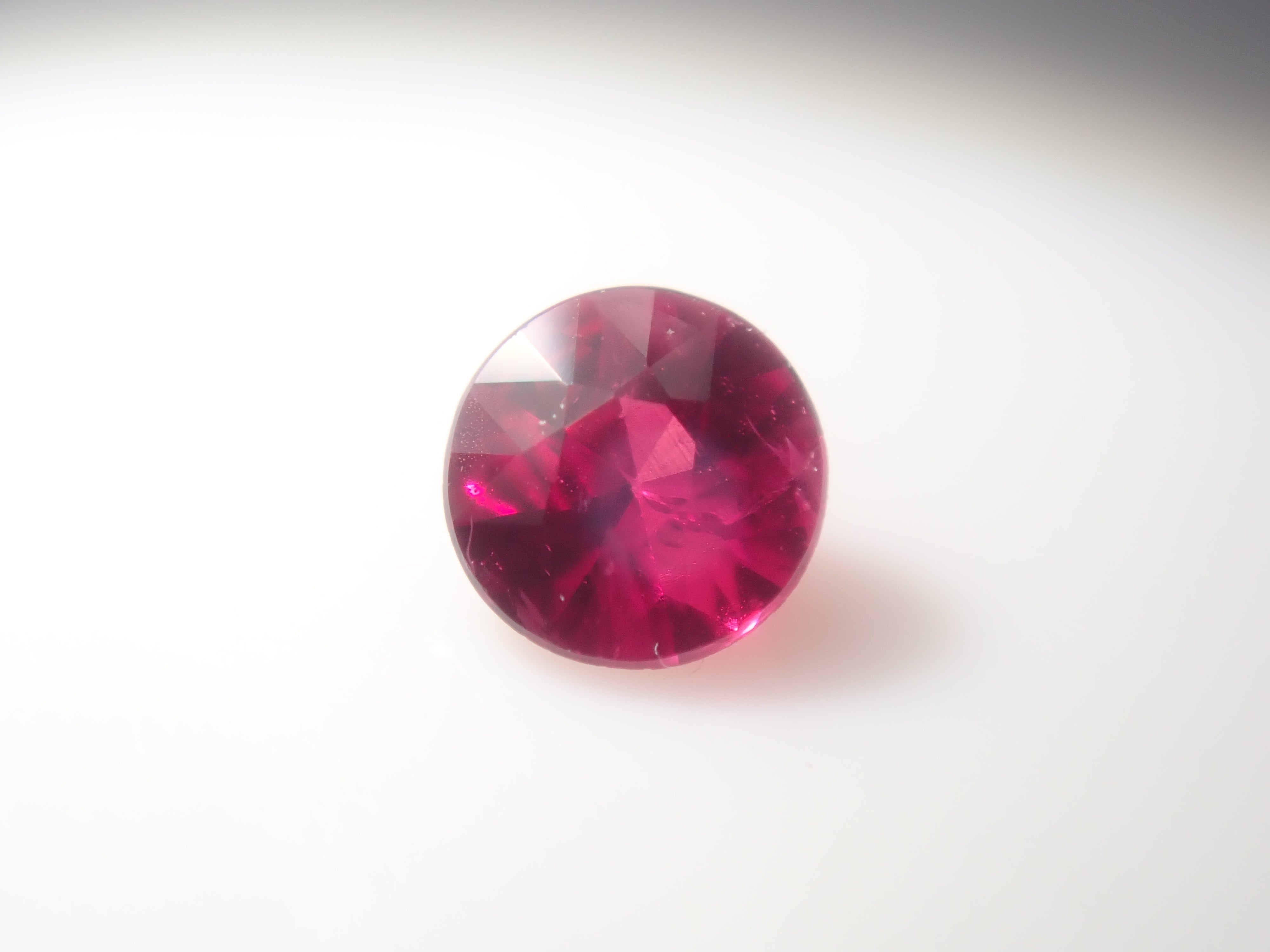 【2/1 22時販売】《限定15石》赤色ガチャ💎通常55,800円の非加熱ピジョンブラッドルビーAIGS鑑別書付きやホットピンクサファイアなど(さらにサンジェ氏新作サファイアおまけ)《複数購入割引有》