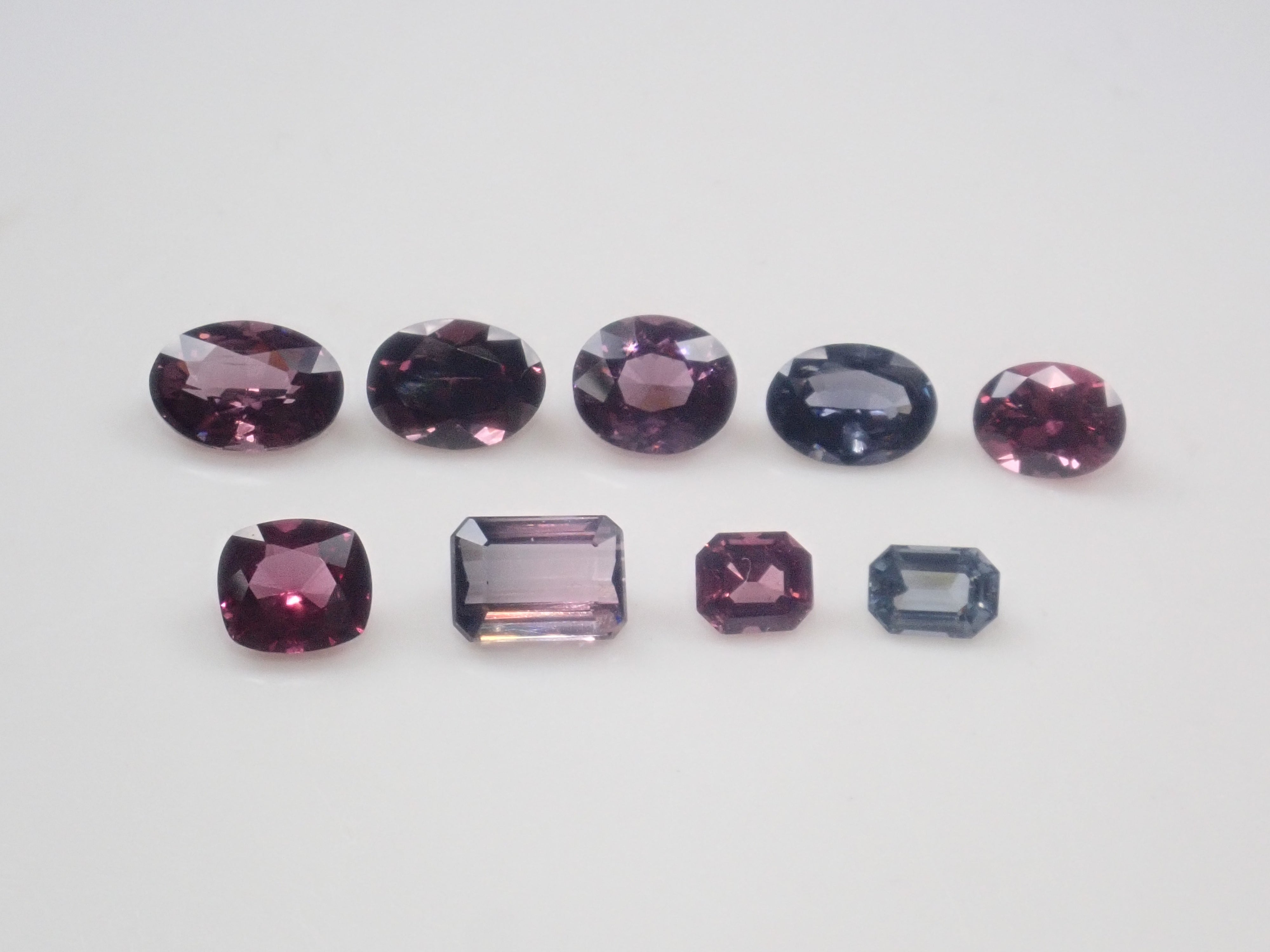 【8/16 22時販売】《限定9石》バイカラースピネル1石(0.93ct)含むスピネルガチャ1石(8月誕生石)《複数購入割引有》