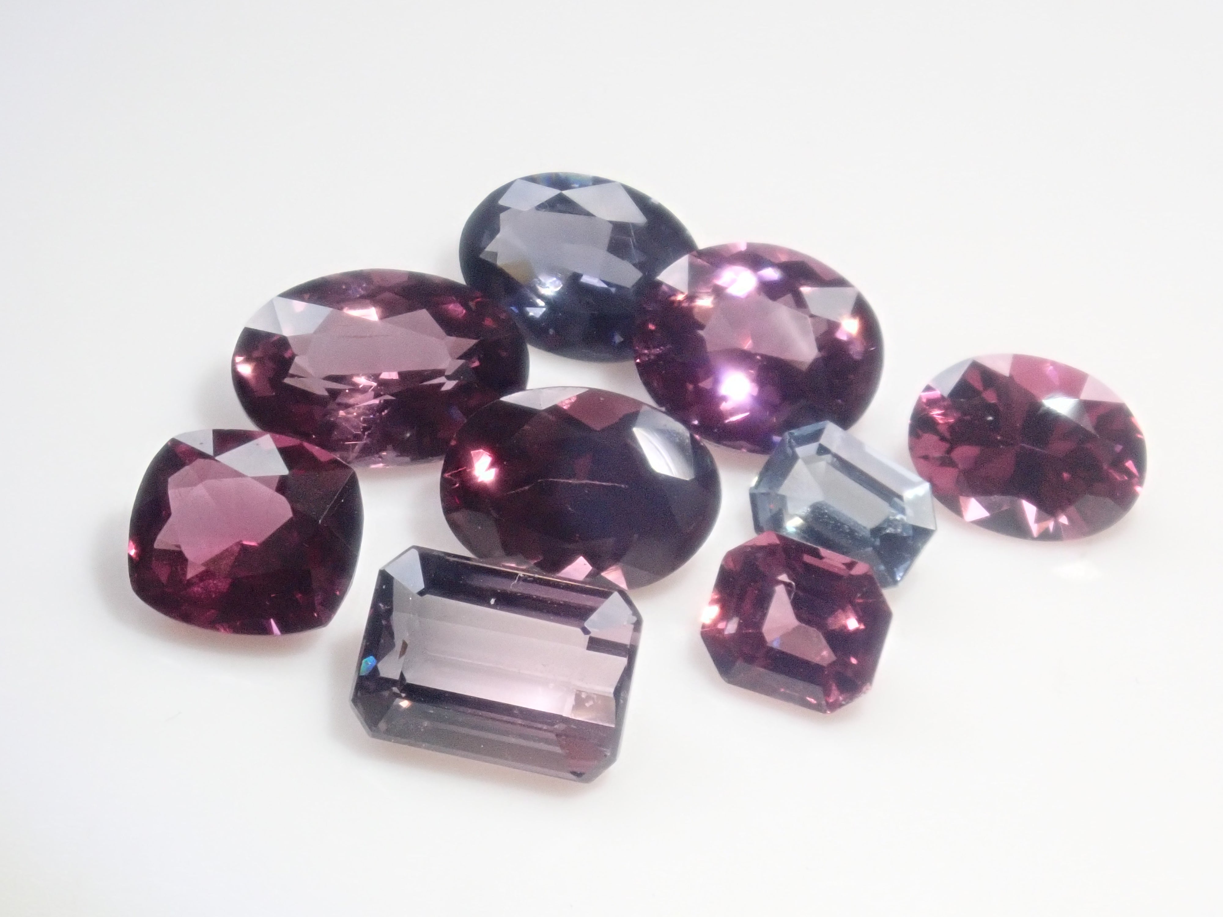 【8/16 22時販売】《限定9石》バイカラースピネル1石(0.93ct)含むスピネルガチャ1石(8月誕生石)《複数購入割引有》