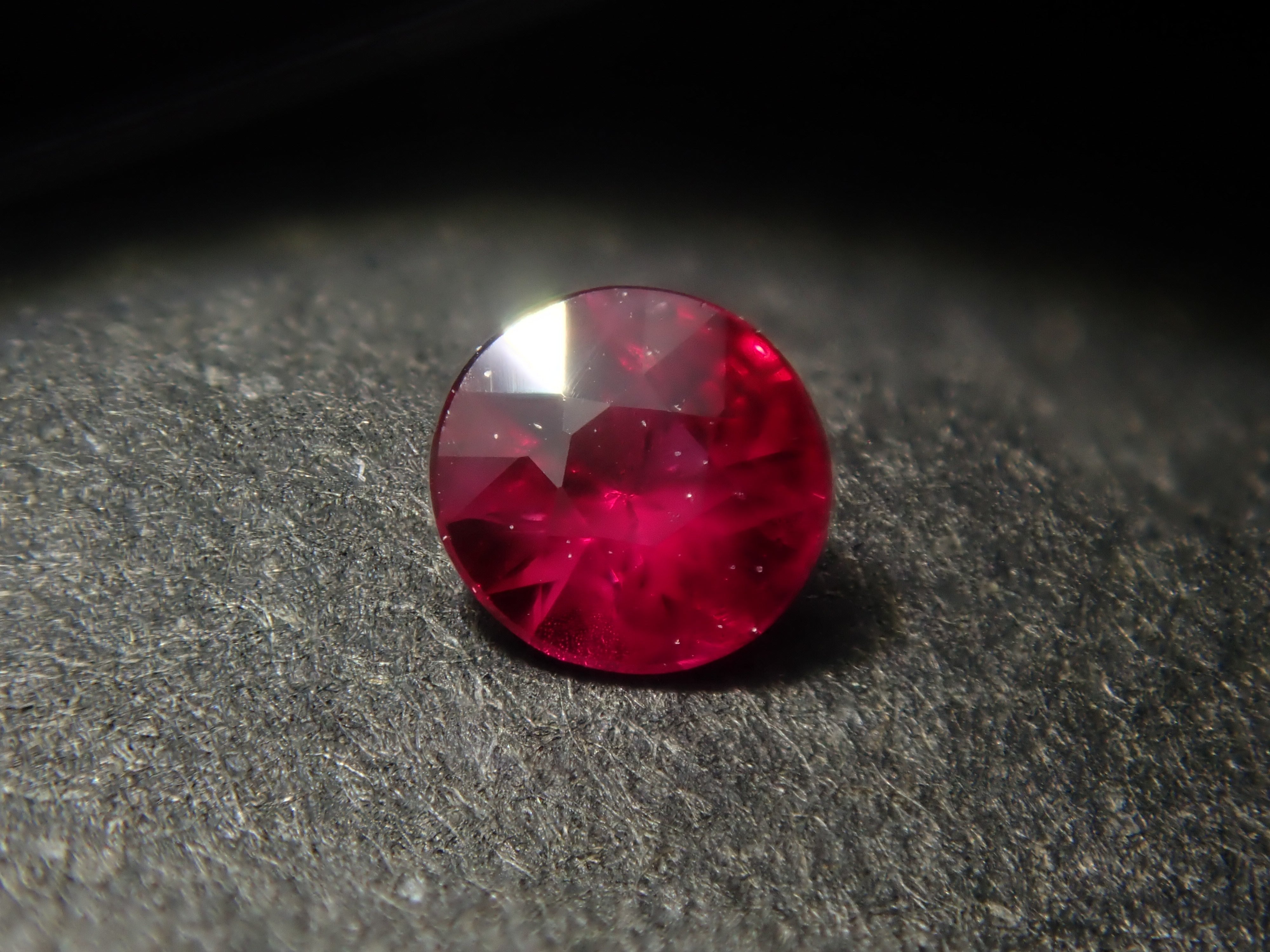 【2/1 22時販売】《限定15石》赤色ガチャ💎通常55,800円の非加熱ピジョンブラッドルビーAIGS鑑別書付きやホットピンクサファイアなど(さらにサンジェ氏新作サファイアおまけ)《複数購入割引有》