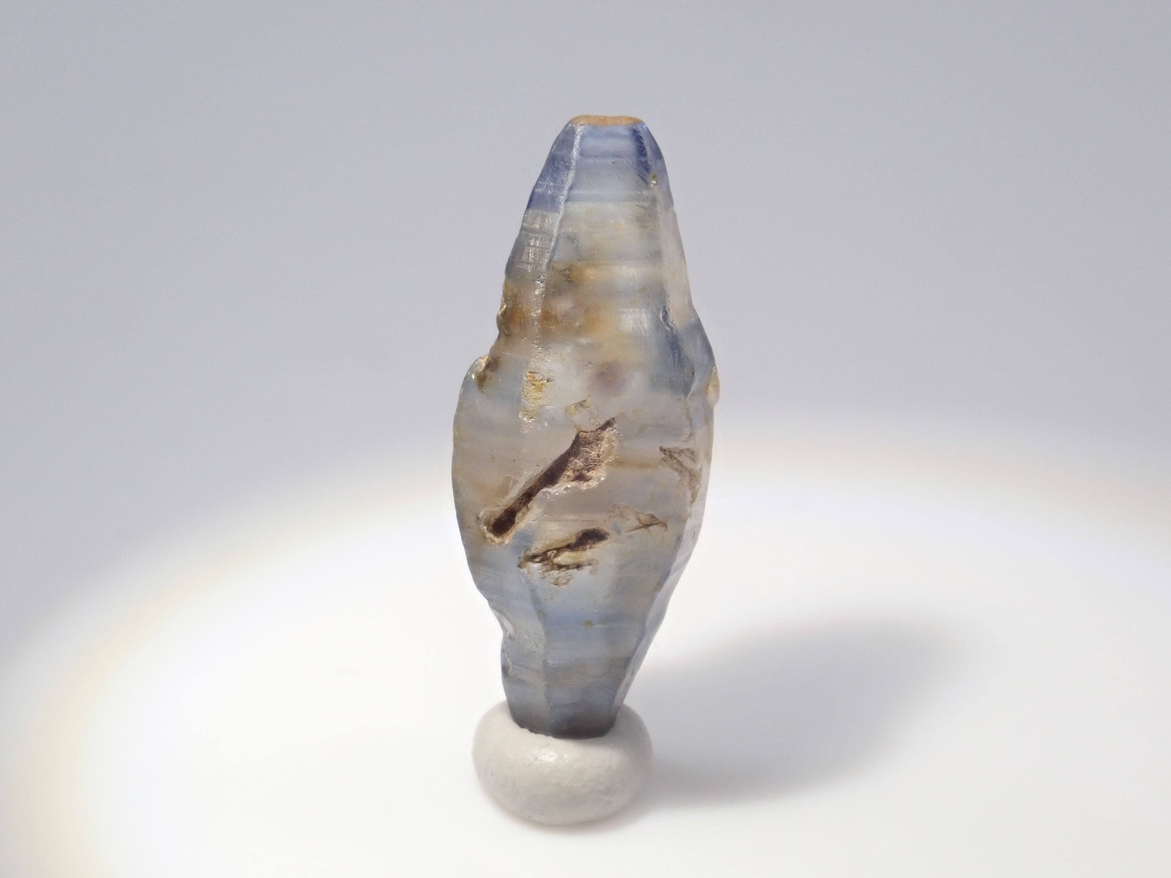 スリランカ産グラスボディ(サファイアクリスタル) 8.328ct原石