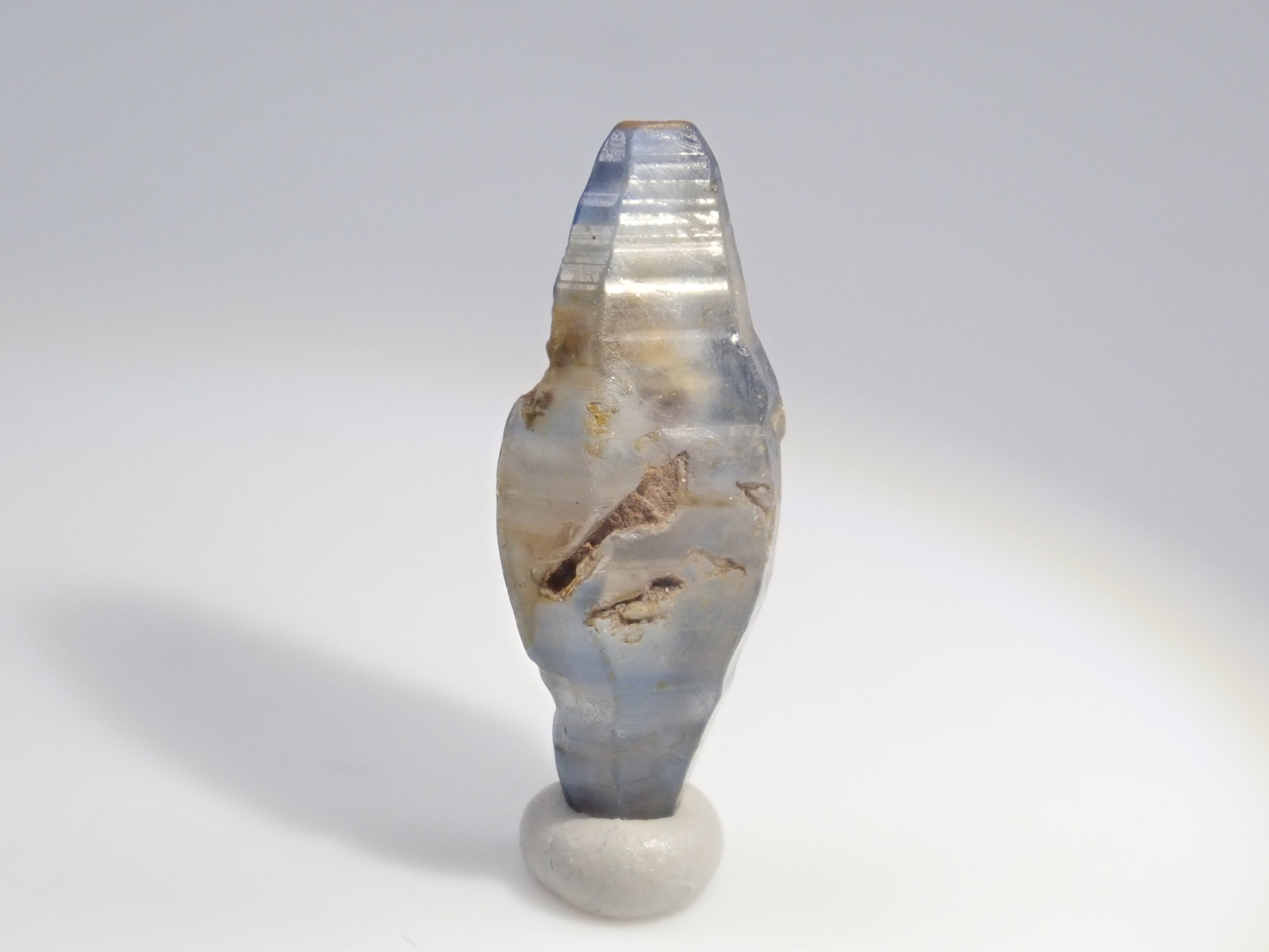 スリランカ産グラスボディ(サファイアクリスタル) 8.328ct原石