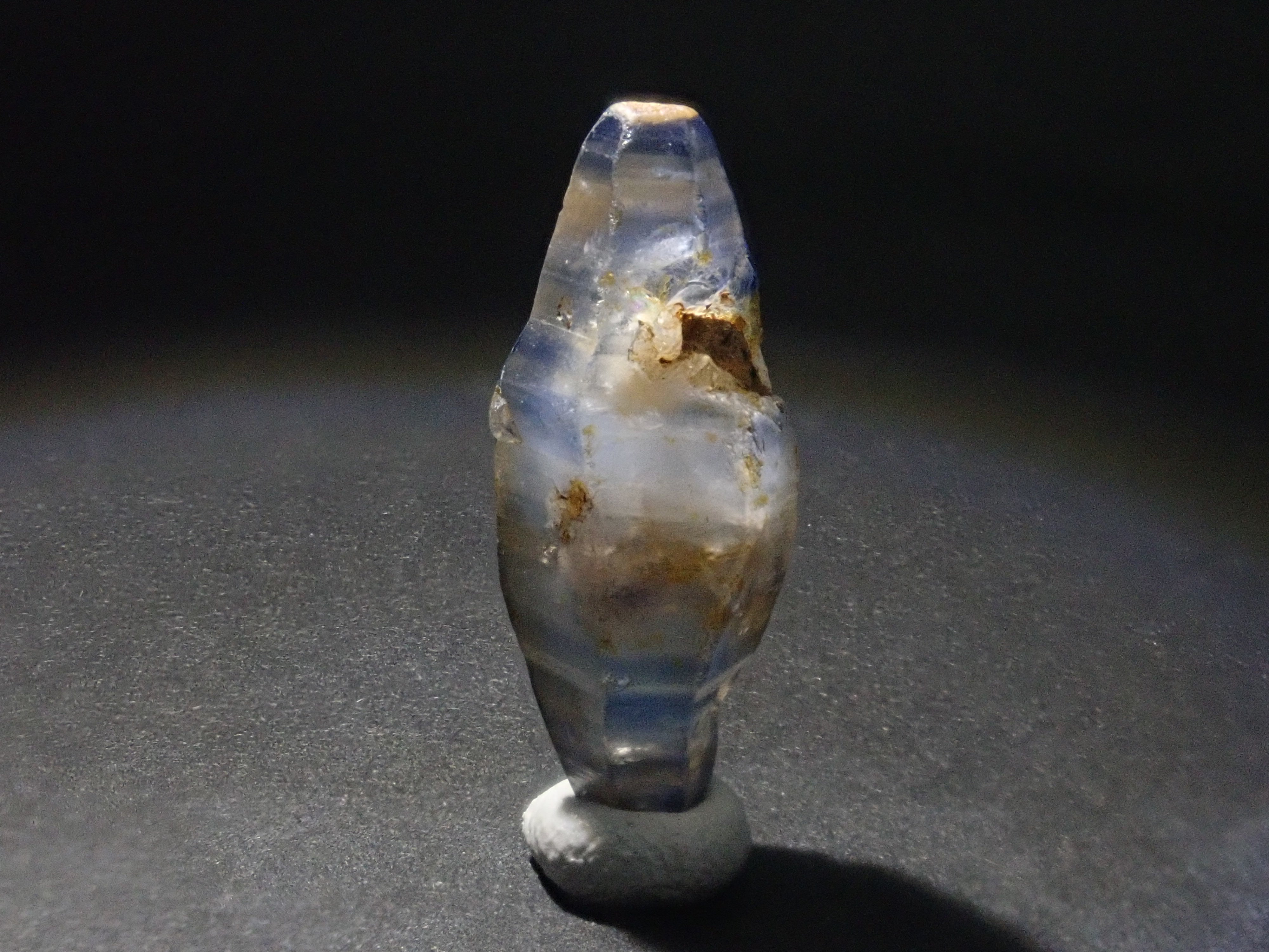 スリランカ産グラスボディ(サファイアクリスタル) 8.328ct原石