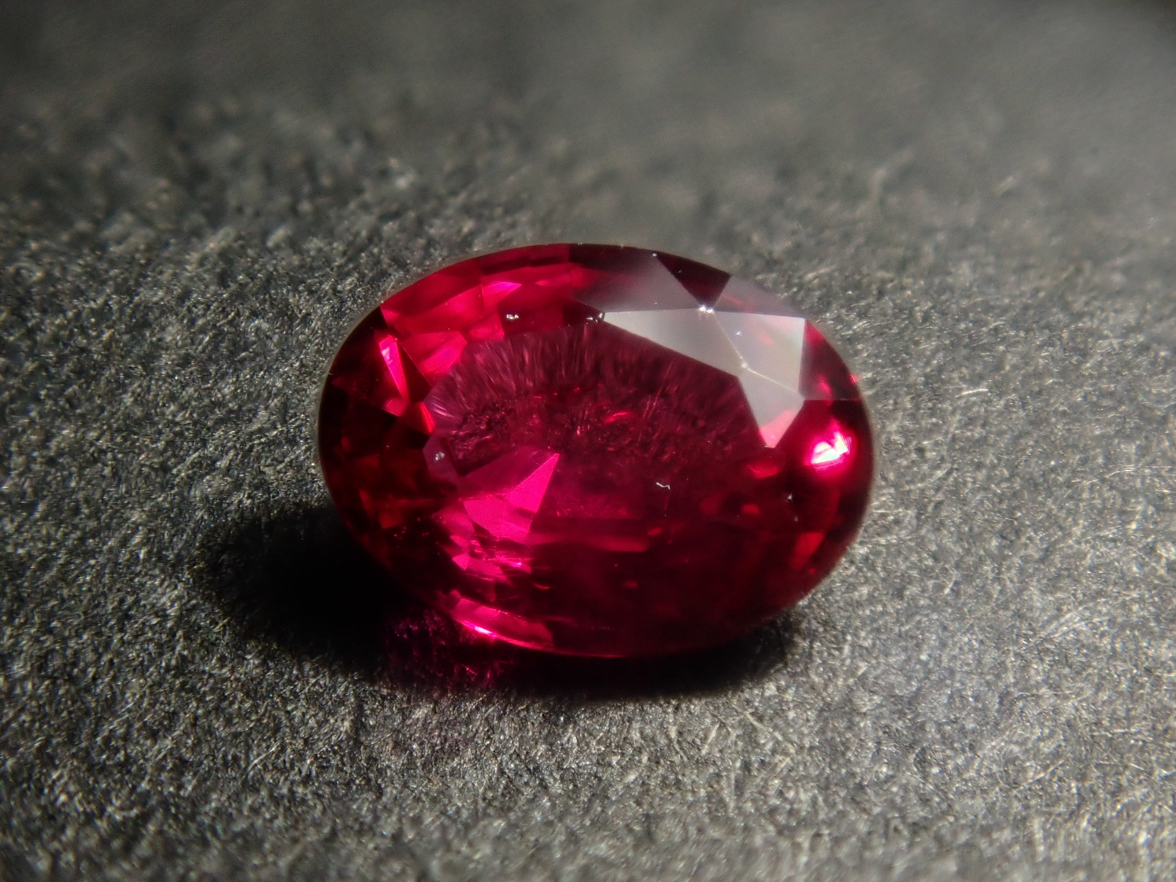 【2/1 22時販売】《限定15石》赤色ガチャ💎通常55,800円の非加熱ピジョンブラッドルビーAIGS鑑別書付きやホットピンクサファイアなど(さらにサンジェ氏新作サファイアおまけ)《複数購入割引有》