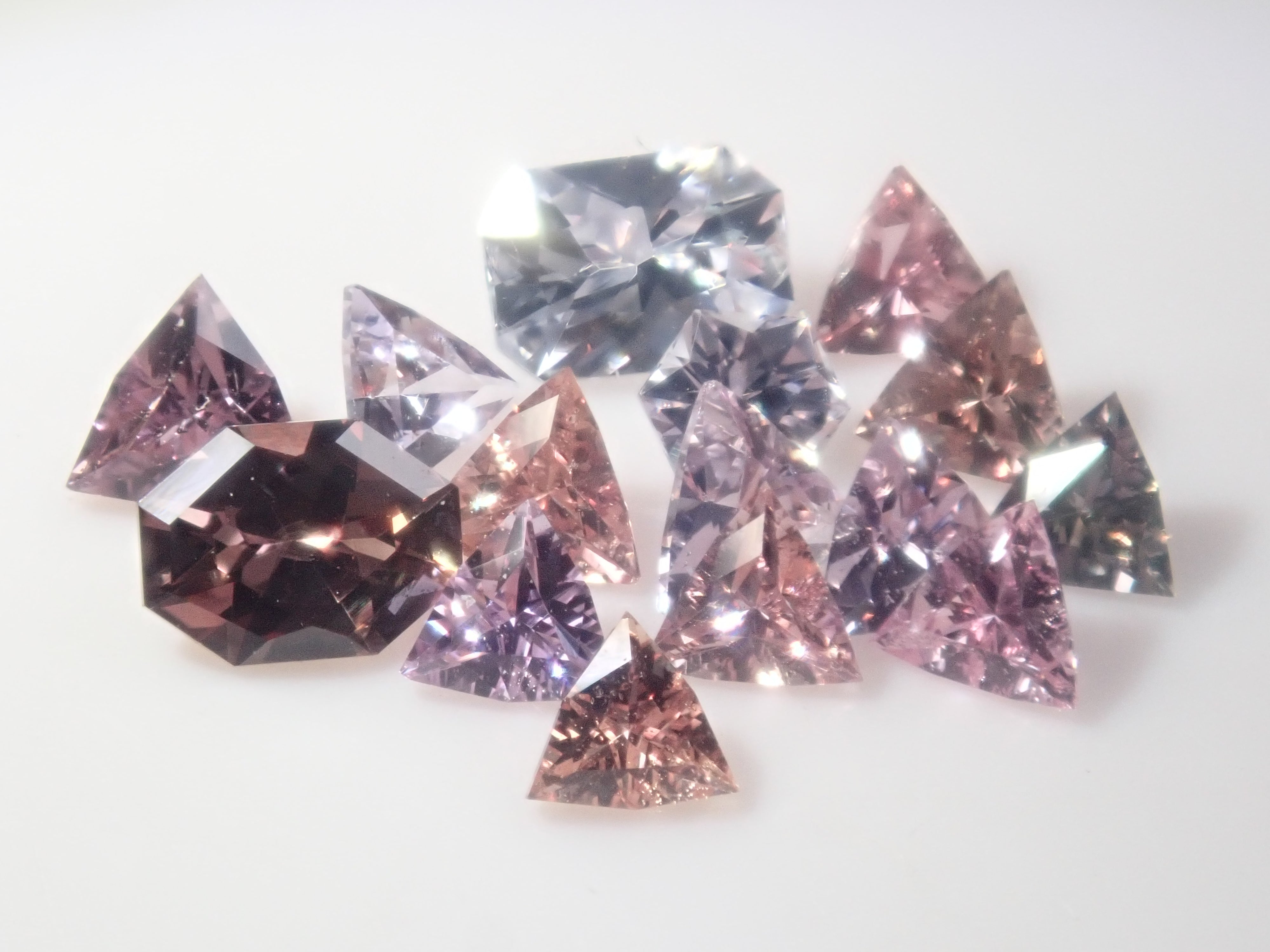 【2/1 22時販売】《限定15石》赤色ガチャ💎通常55,800円の非加熱ピジョンブラッドルビーAIGS鑑別書付きやホットピンクサファイアなど(さらにサンジェ氏新作サファイアおまけ)《複数購入割引有》