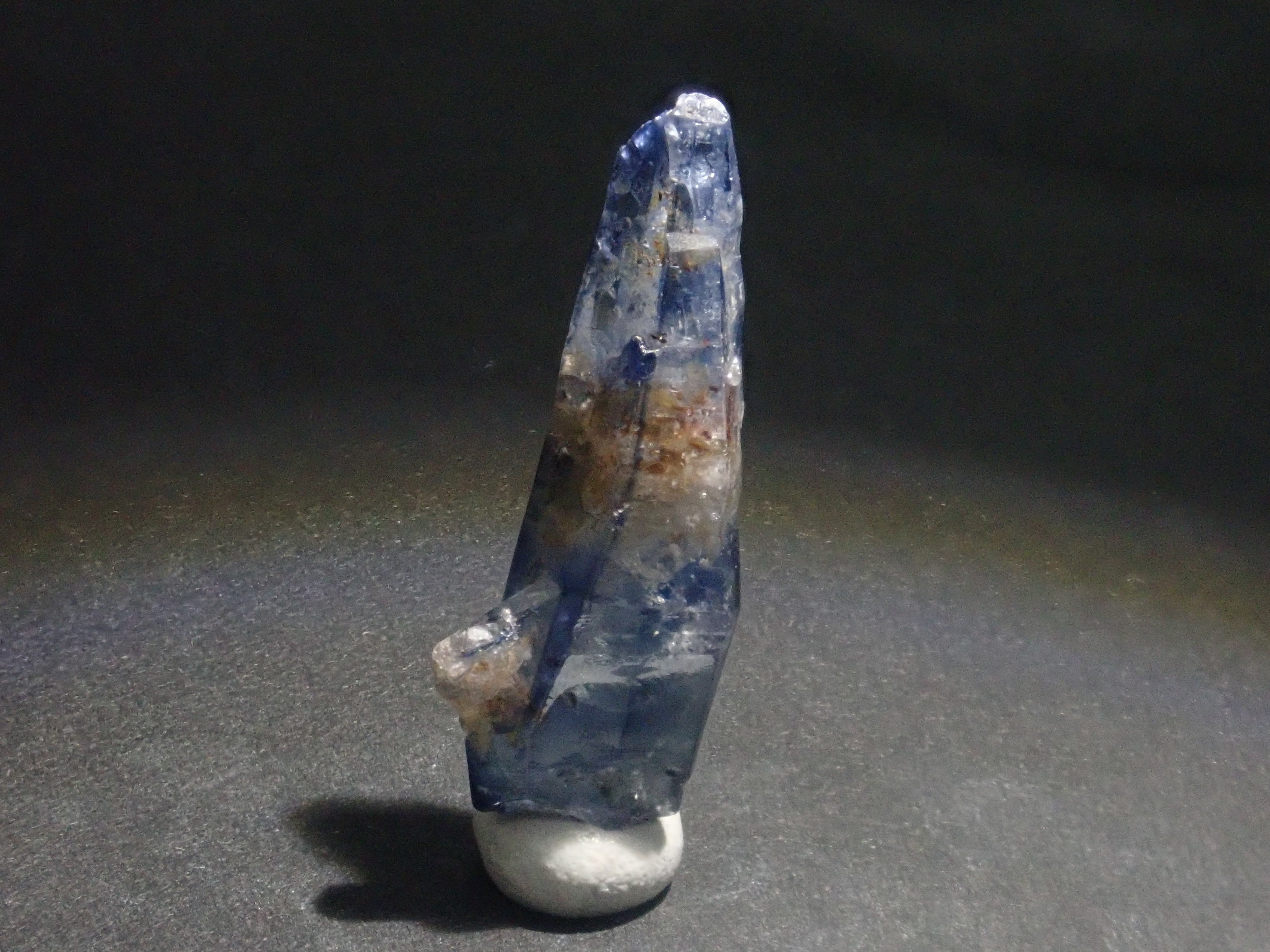 スリランカ産グラスボディ(サファイアクリスタル) 10.140ct原石