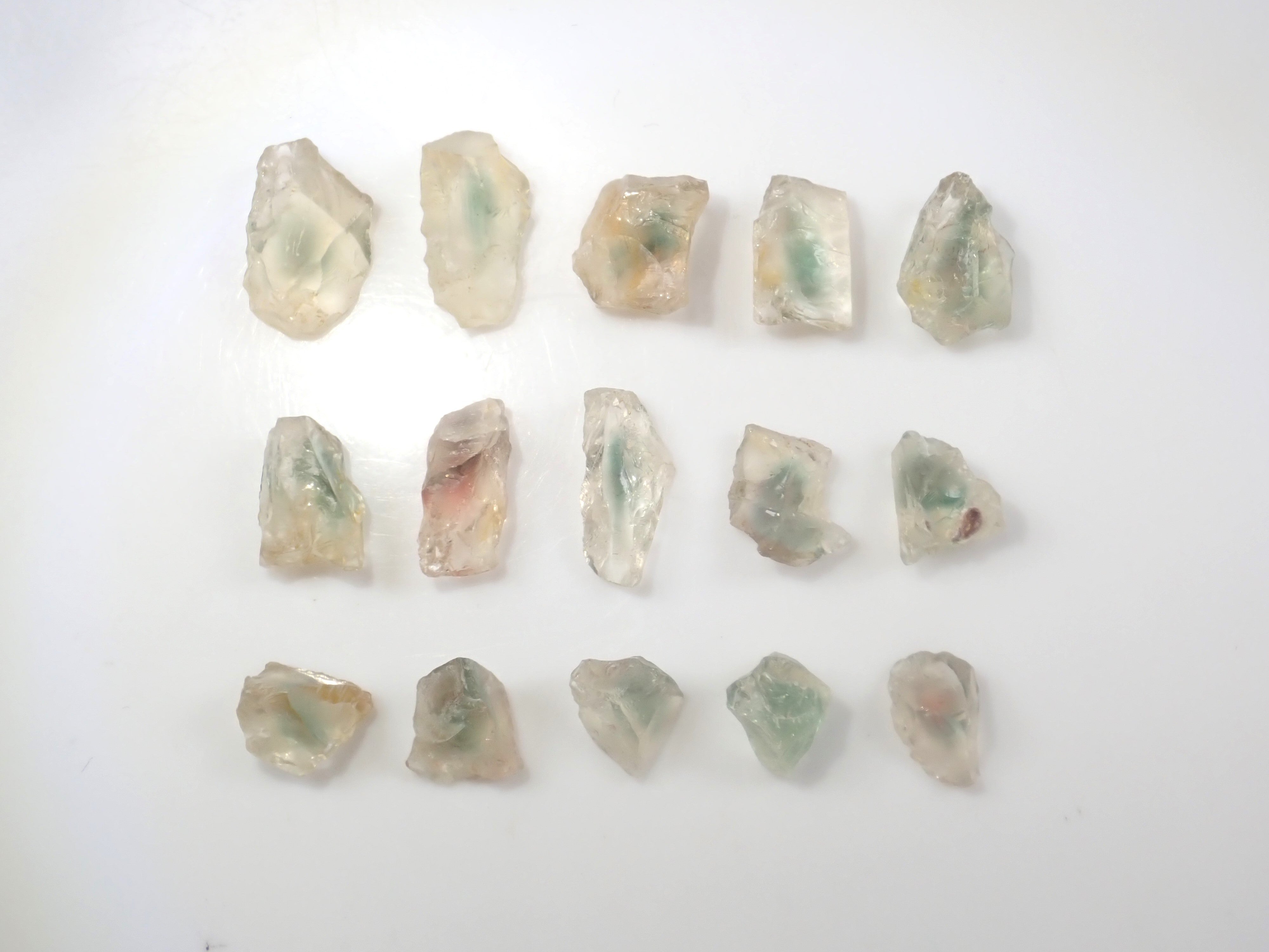 【限量15顆】美國綠色俄勒岡日光石原石💎平均1.5克拉【多買可優惠】