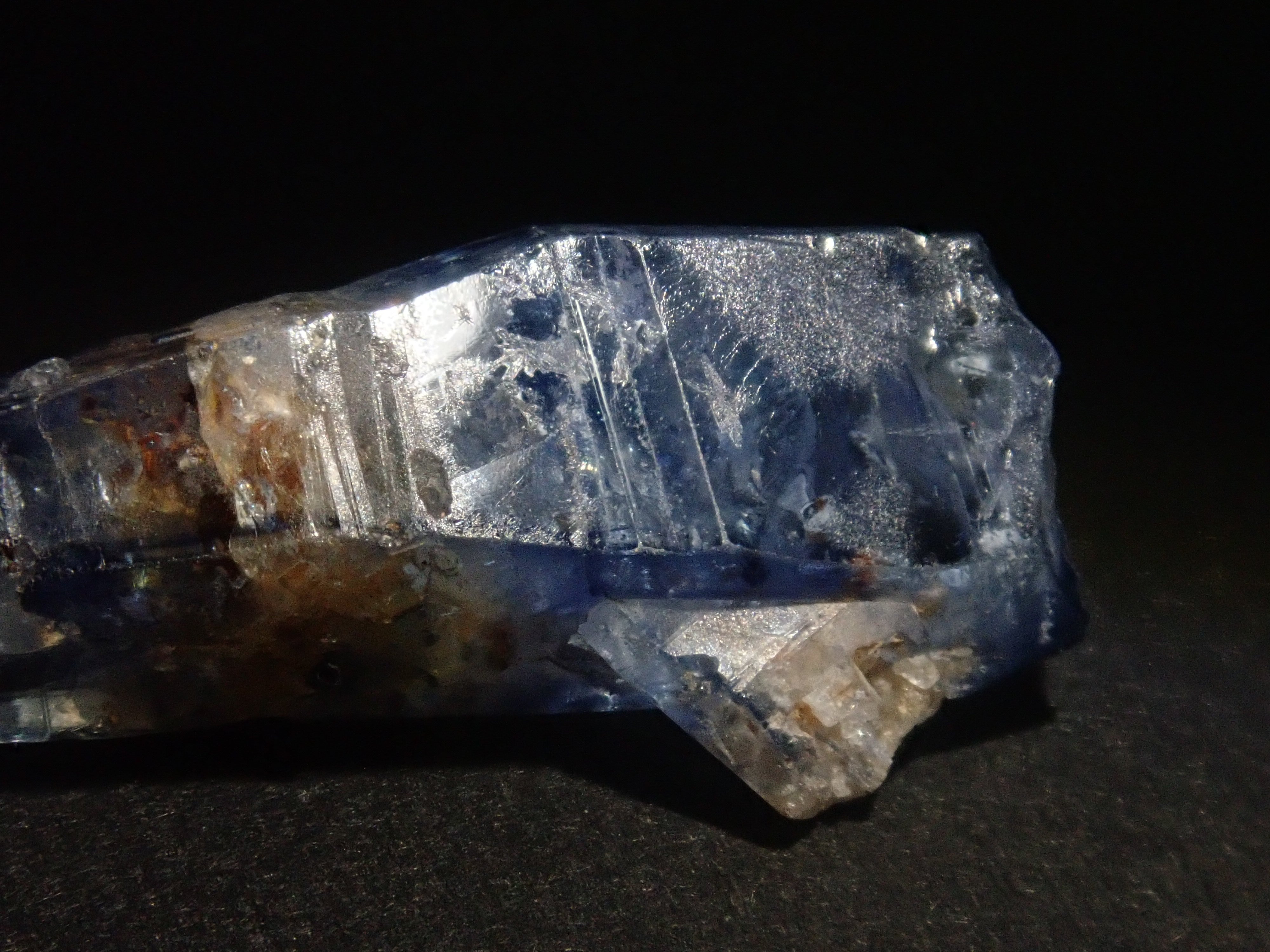 スリランカ産グラスボディ(サファイアクリスタル) 10.140ct原石