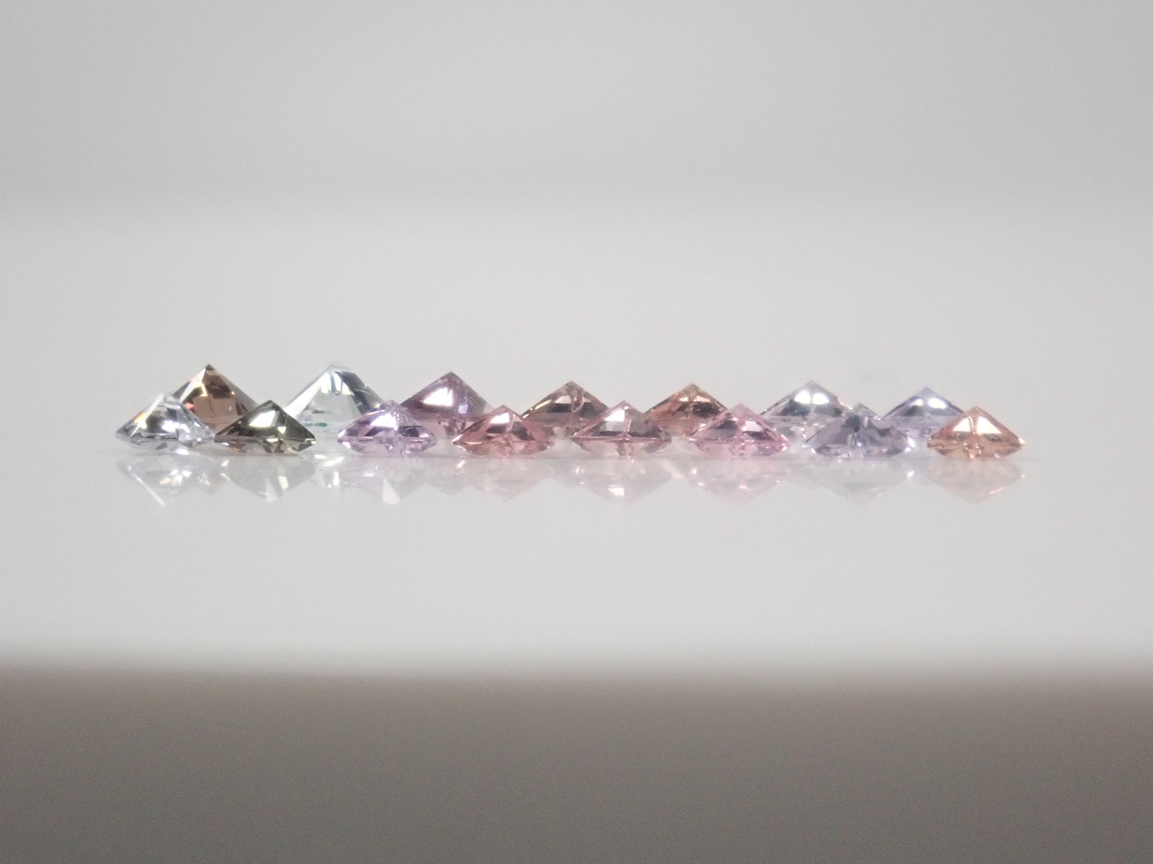 【2/1 22時販売】《限定15石》赤色ガチャ💎通常55,800円の非加熱ピジョンブラッドルビーAIGS鑑別書付きやホットピンクサファイアなど(さらにサンジェ氏新作サファイアおまけ)《複数購入割引有》