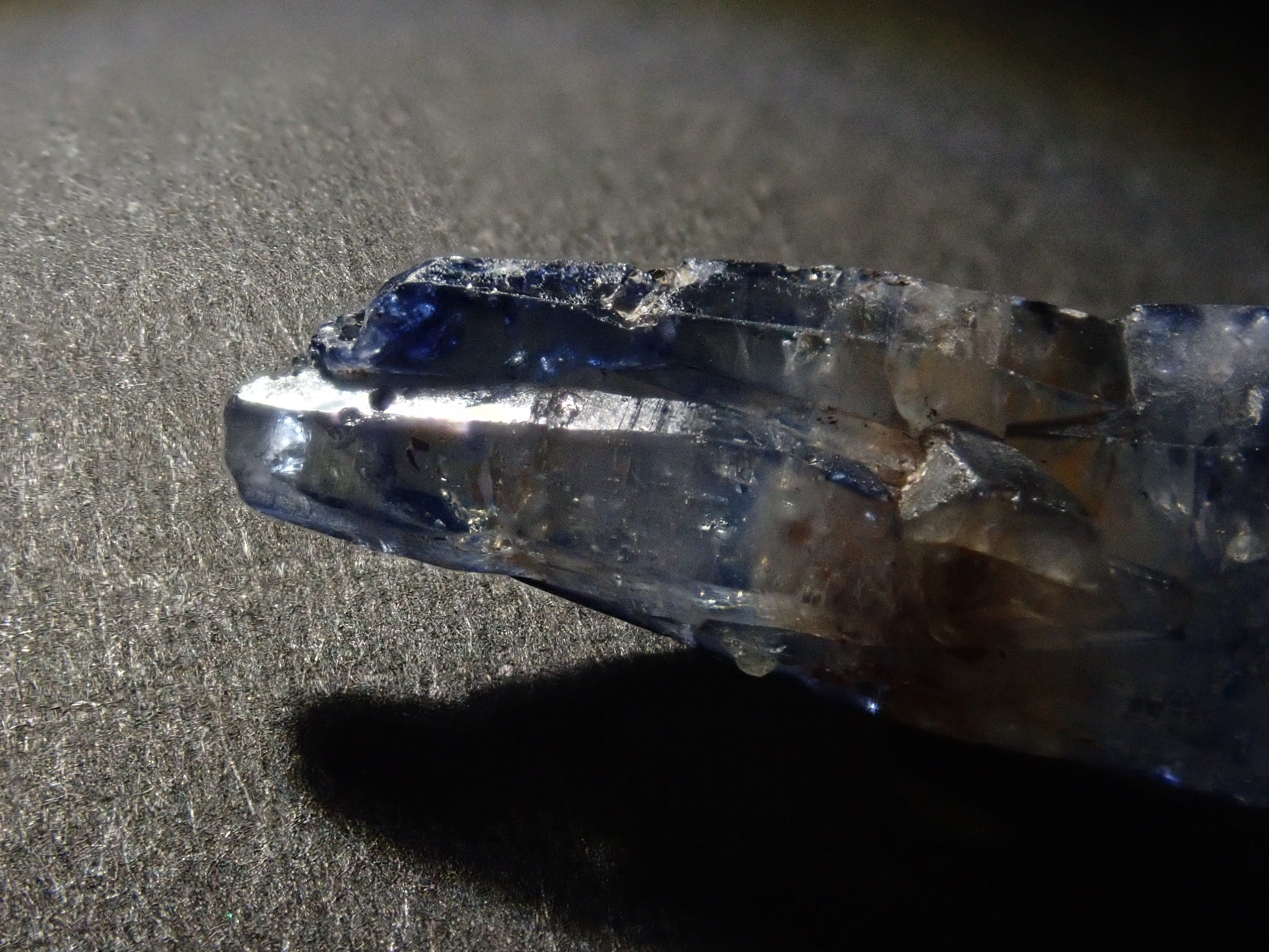 スリランカ産グラスボディ(サファイアクリスタル) 10.140ct原石