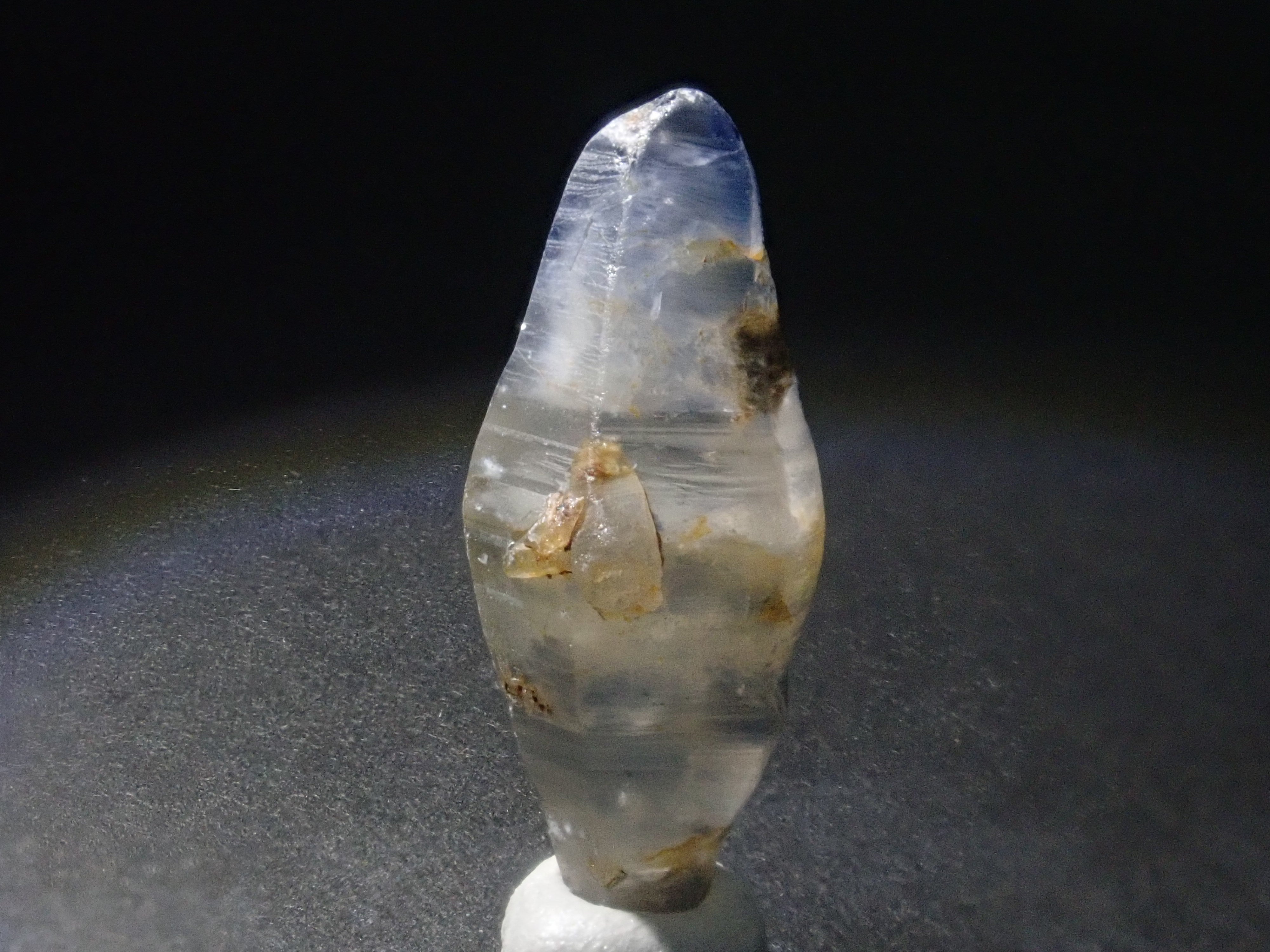 スリランカ産グラスボディ(サファイアクリスタル) 9.933ct原石