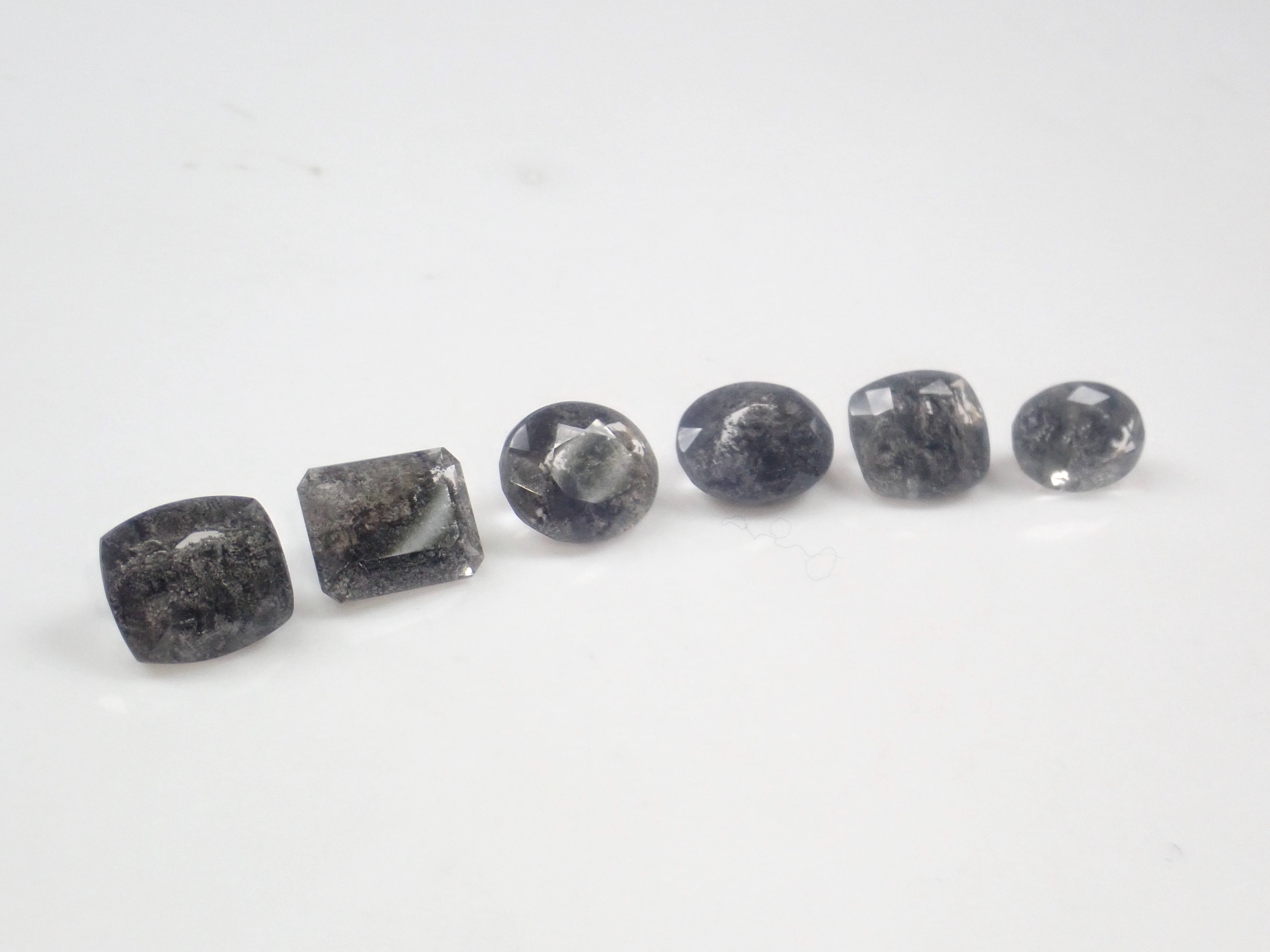 【3月8日晚間10點開始販售】【圖森新品到貨 - 限量6顆】巴西黑花園石英,平均3.6克拉【多件購買享折扣】