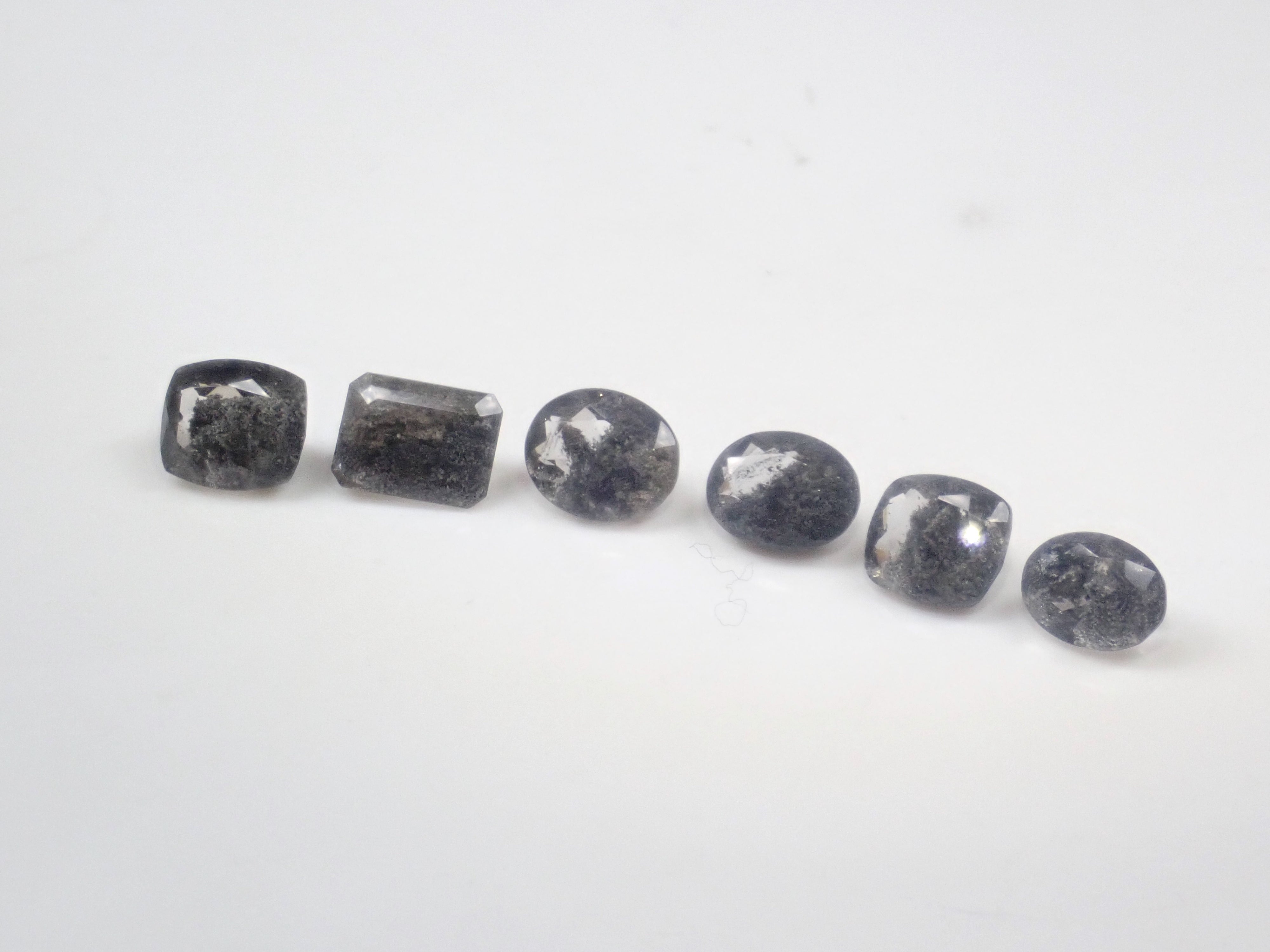 【3月8日晚間10點開始販售】【圖森新品到貨 - 限量6顆】巴西黑花園石英,平均3.6克拉【多件購買享折扣】