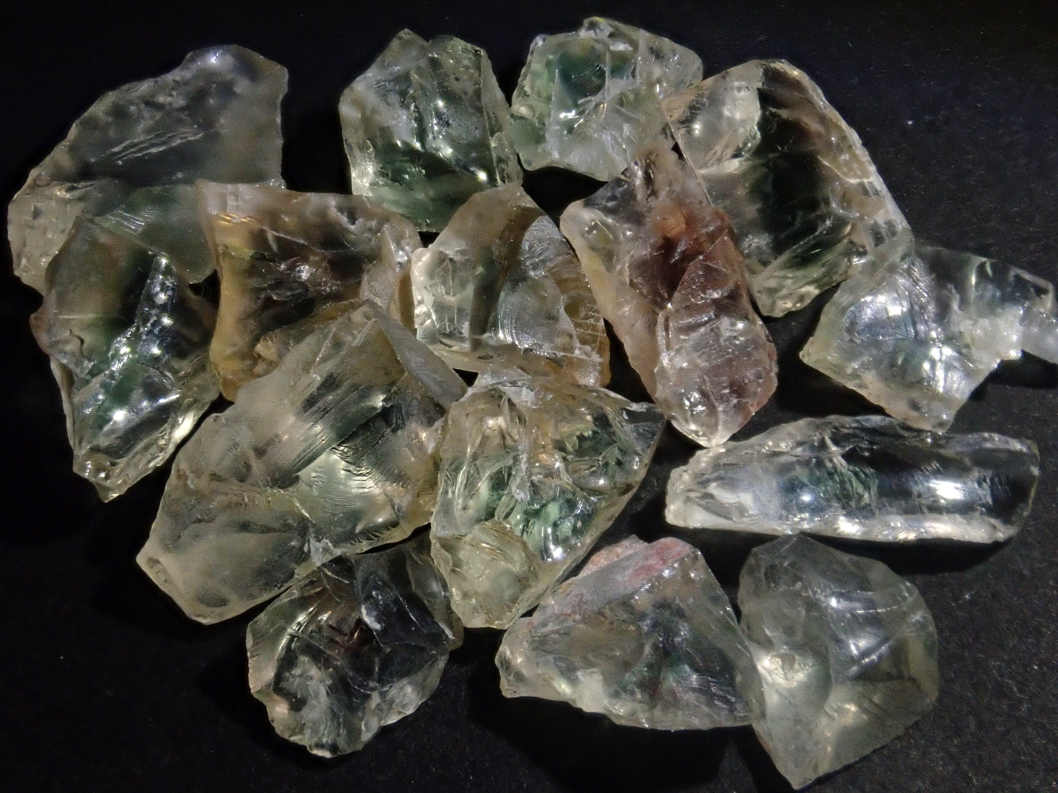 【限量15顆】美國綠色俄勒岡日光石原石💎平均1.5克拉【多買可優惠】