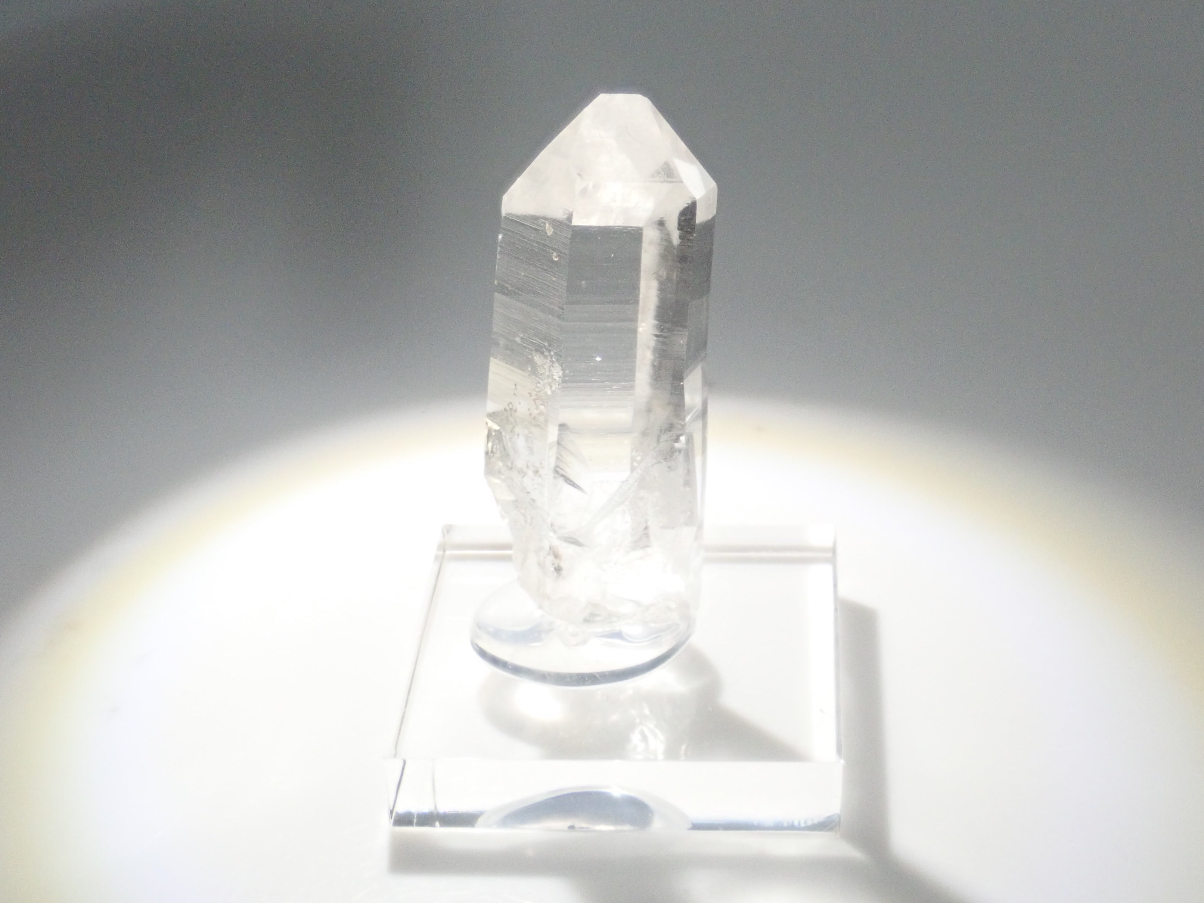 乙女水晶(山梨県乙女鉱山)1石原石 3.8×1.3cm 《複数購入割引有》