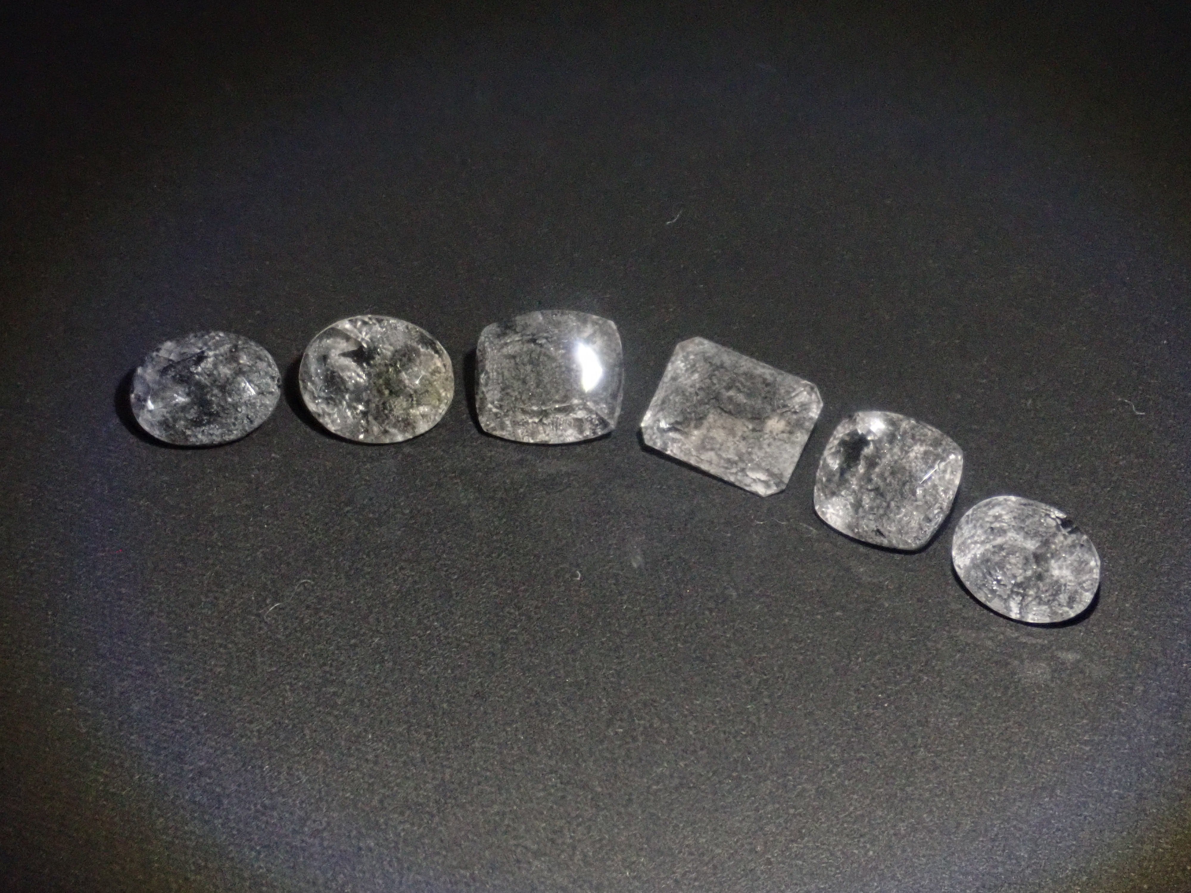 【3月8日晚間10點開始販售】【圖森新品到貨 - 限量6顆】巴西黑花園石英,平均3.6克拉【多件購買享折扣】