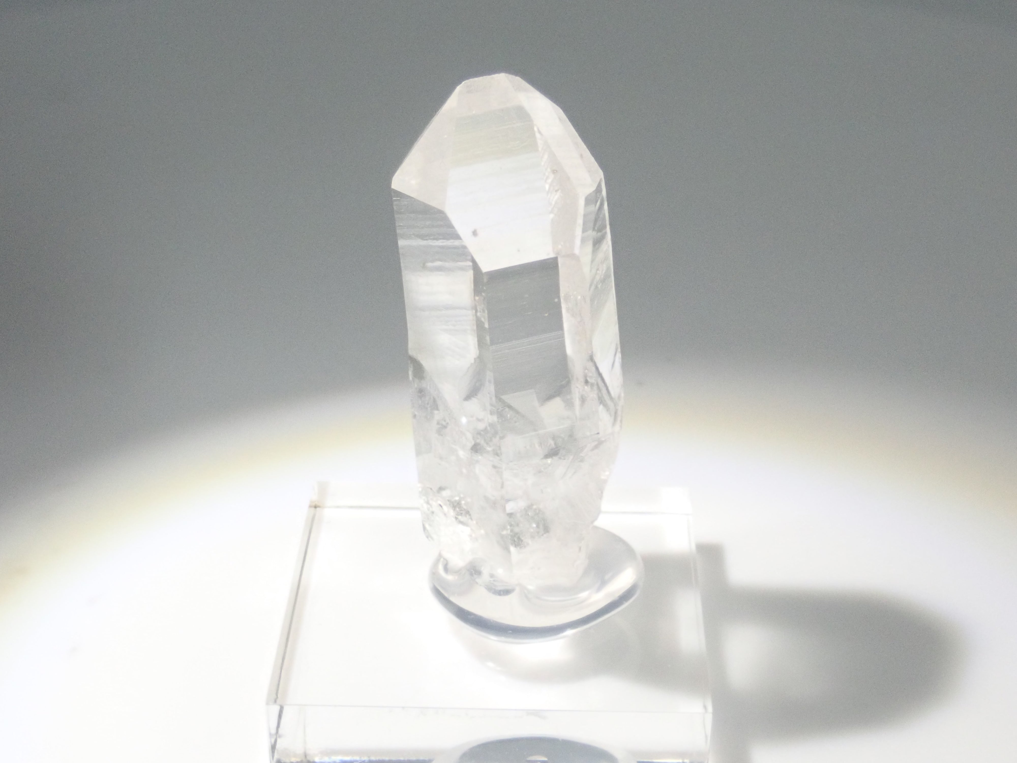 乙女水晶(山梨県乙女鉱山)1石原石 3.8×1.3cm 《複数購入割引有》