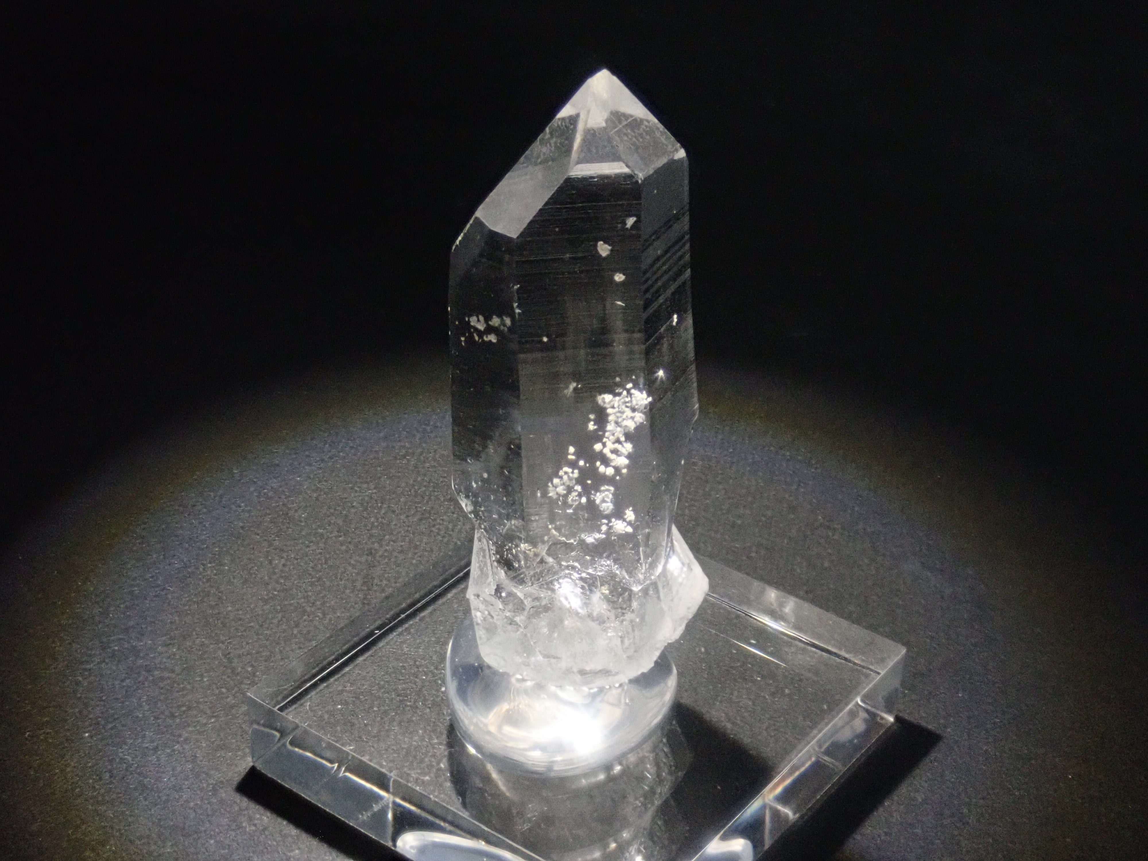 乙女水晶(山梨県乙女鉱山)1石原石 3.8×1.3cm 《複数購入割引有》