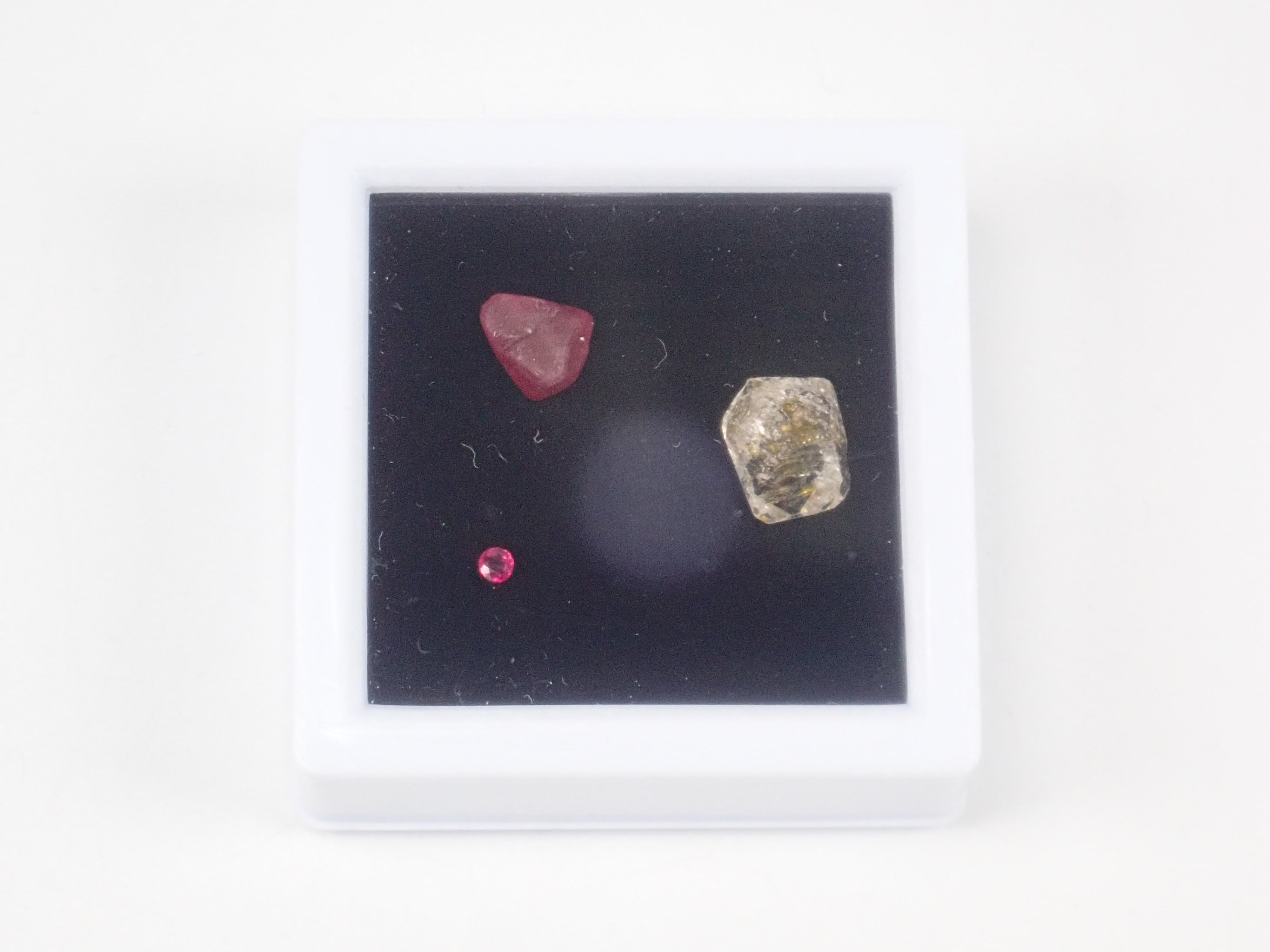 【宝石商の道具】ブラックライト・ルース3点(ルビー・レッドスピネル原石・オイルインクォーツ)充電式電池付き