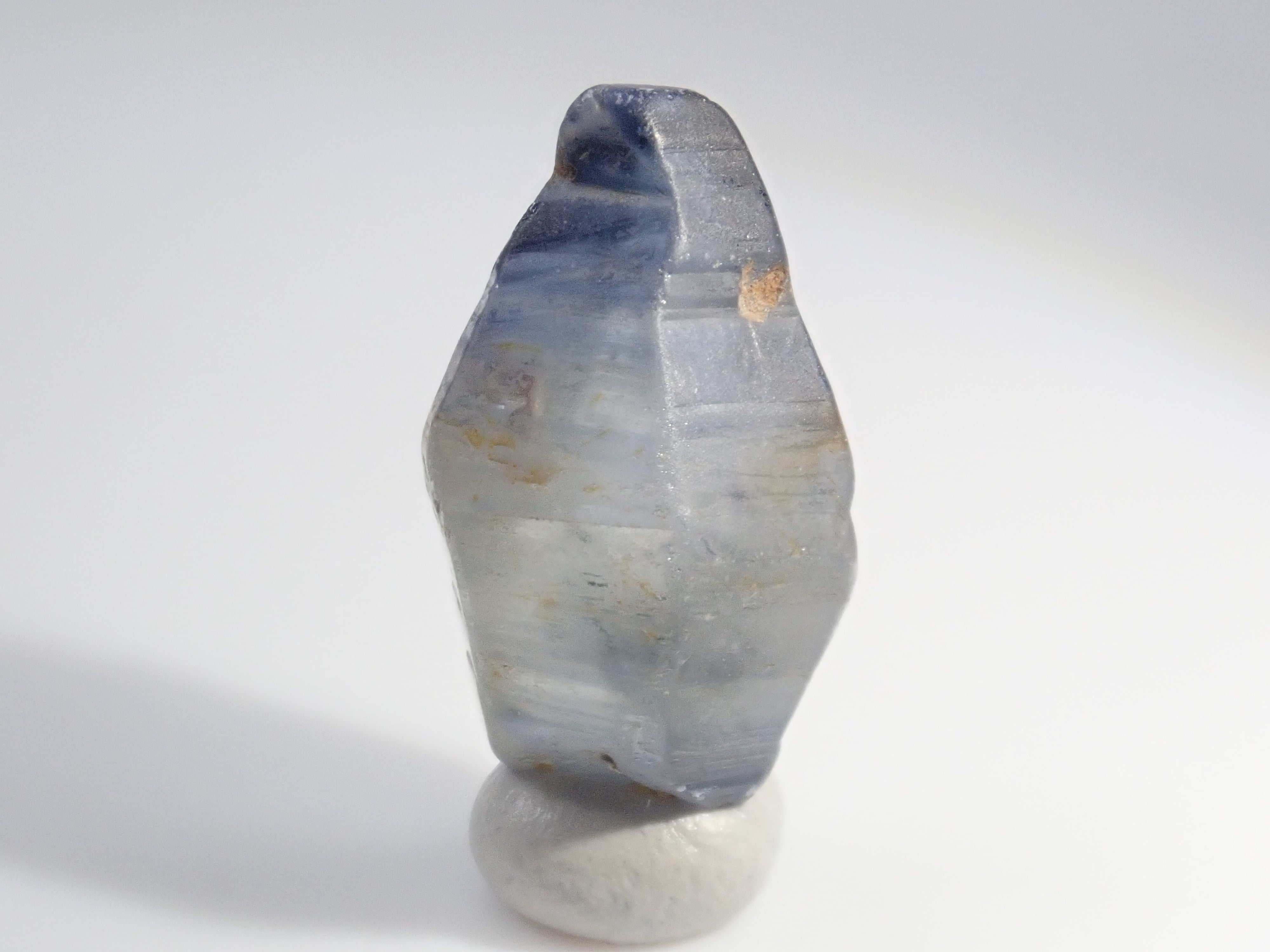 スリランカ産グラスボディ(サファイアクリスタル) 8.812ct原石