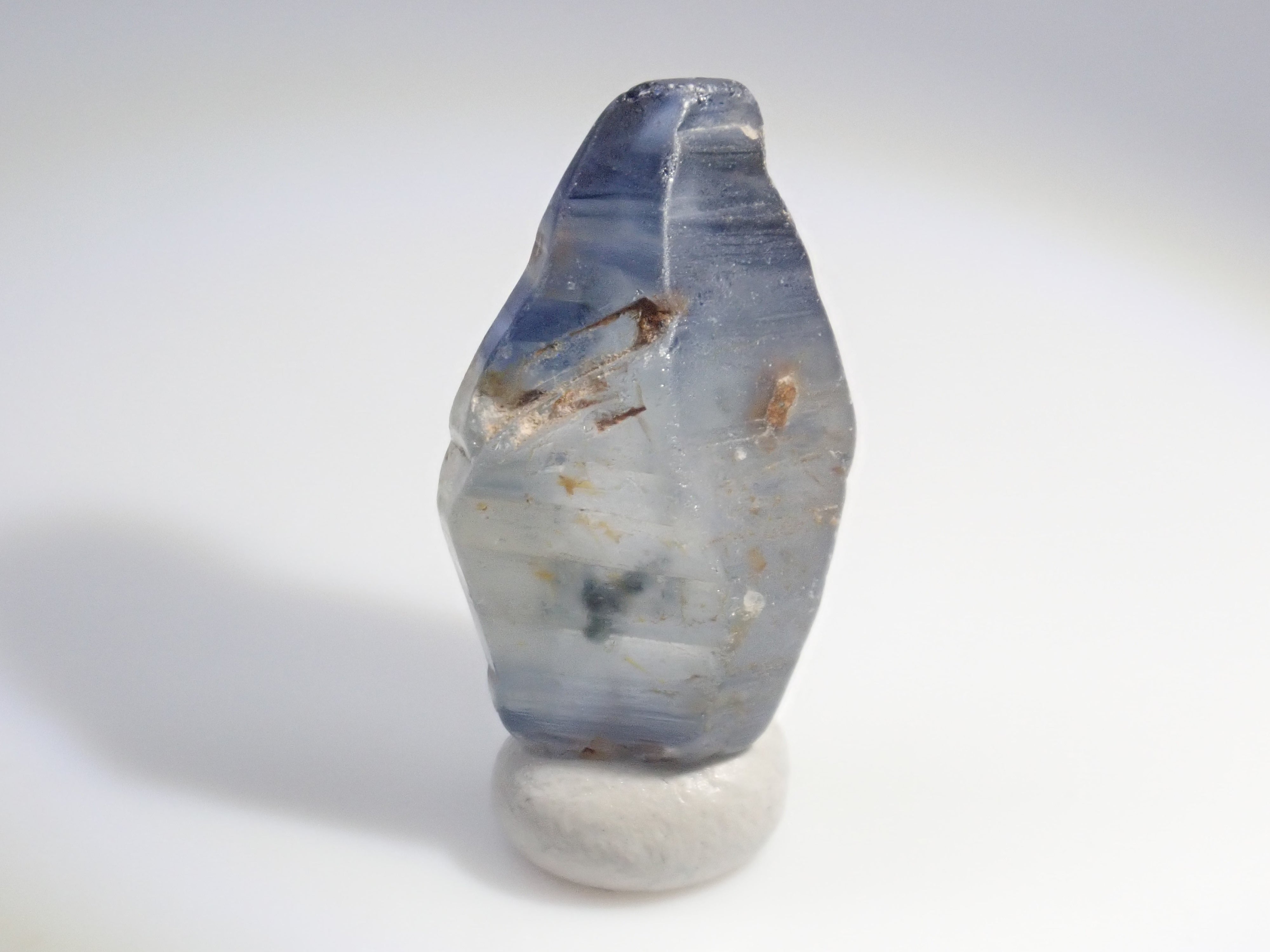 スリランカ産グラスボディ(サファイアクリスタル) 8.812ct原石